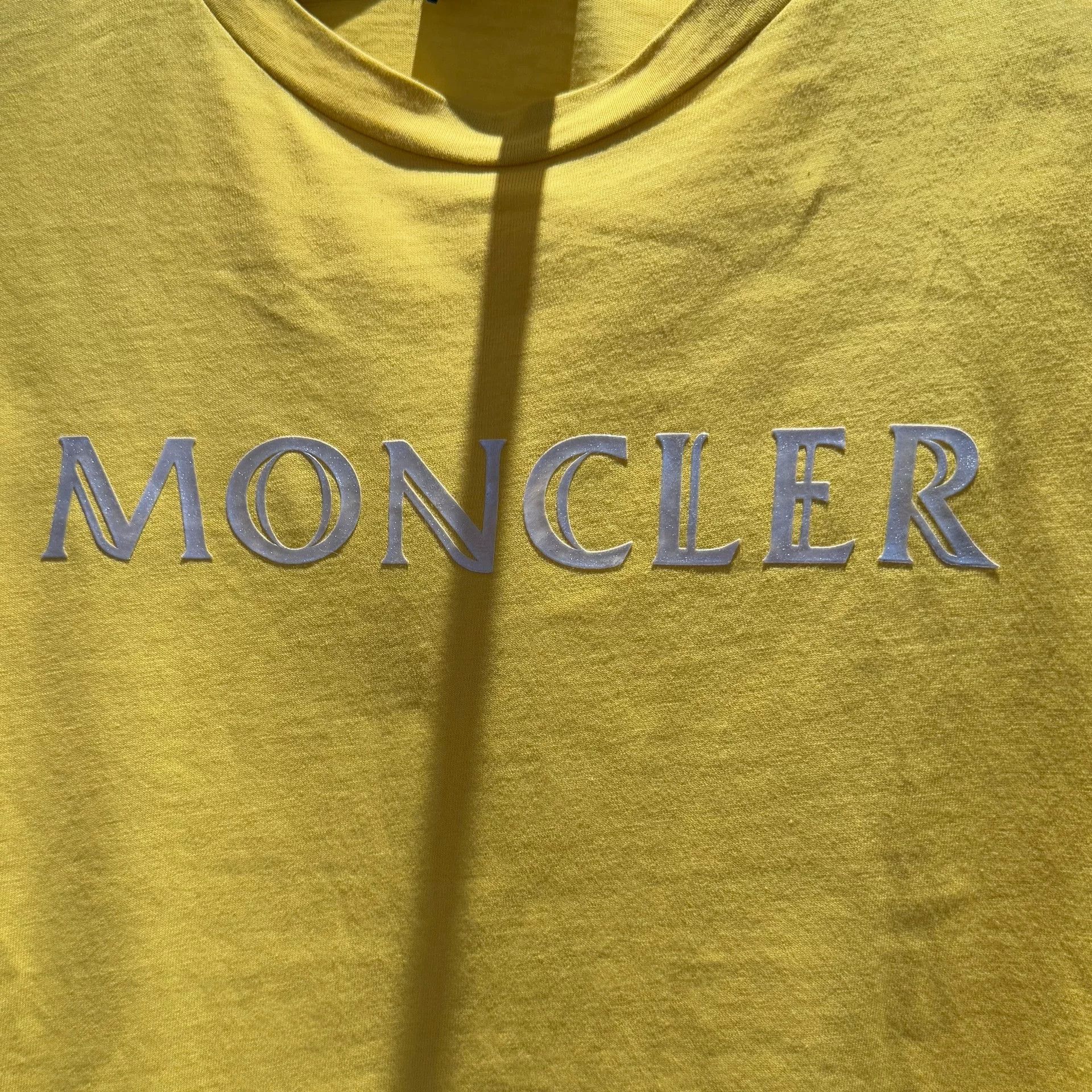 Moncler moncler yellow short sleeve logo t-shirt Size US M / EU 48-50 / 2 - 2 Thumbnail