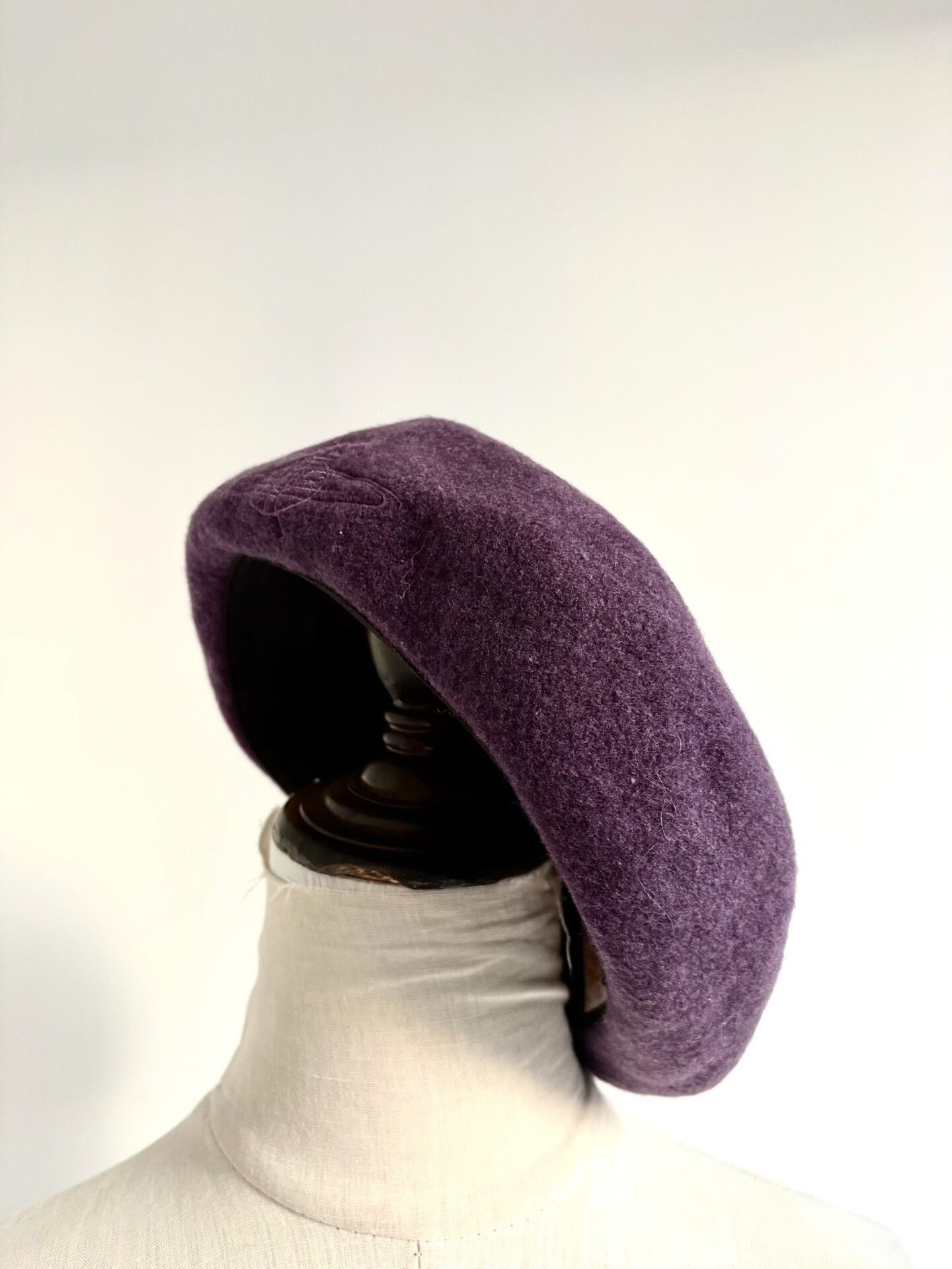 Vivienne Westwood vivienne westwood purple beret with graffiti design Size ONE SIZE - 4 Thumbnail