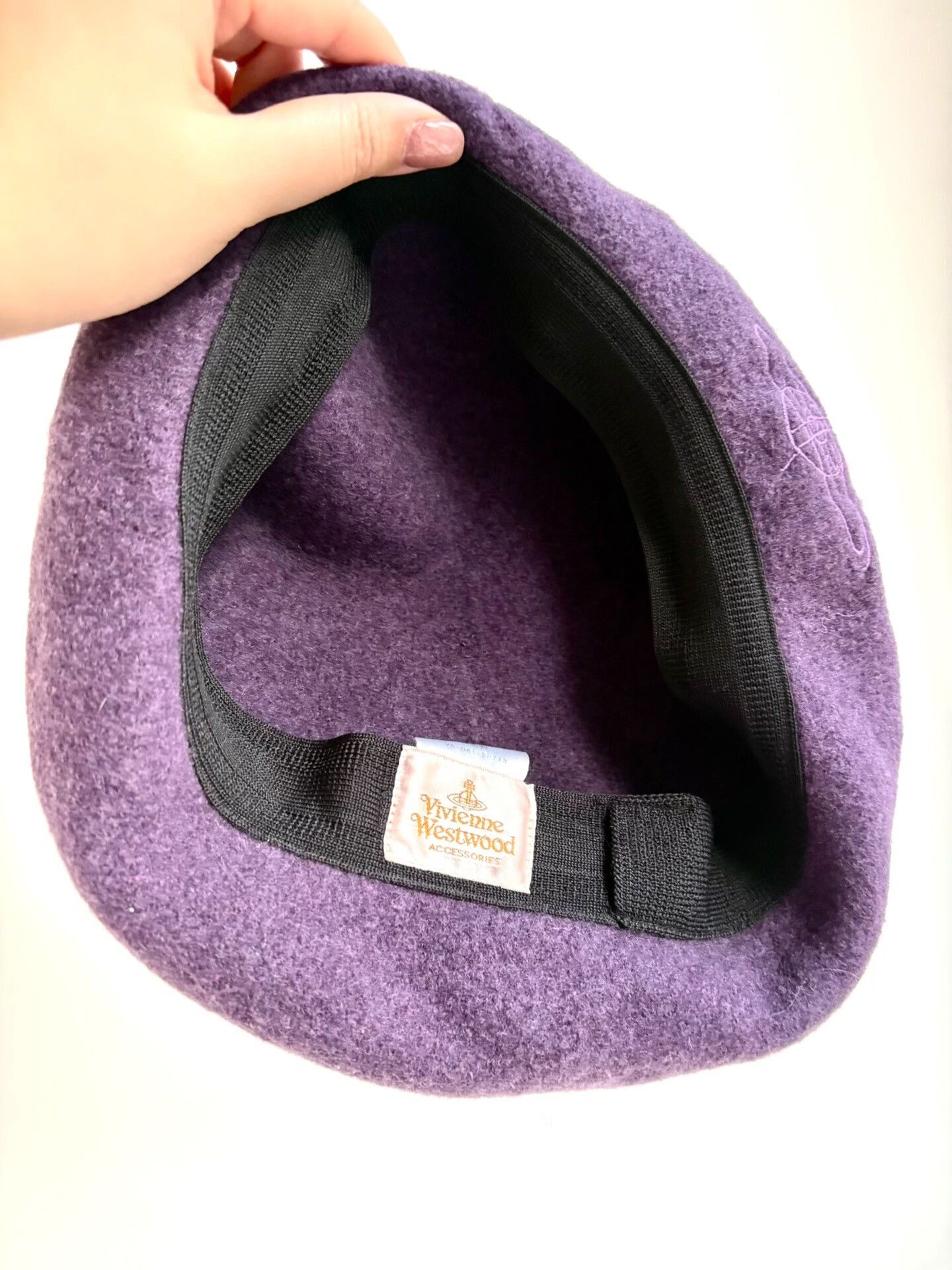 Vivienne Westwood vivienne westwood purple beret with graffiti design Size ONE SIZE - 6 Thumbnail