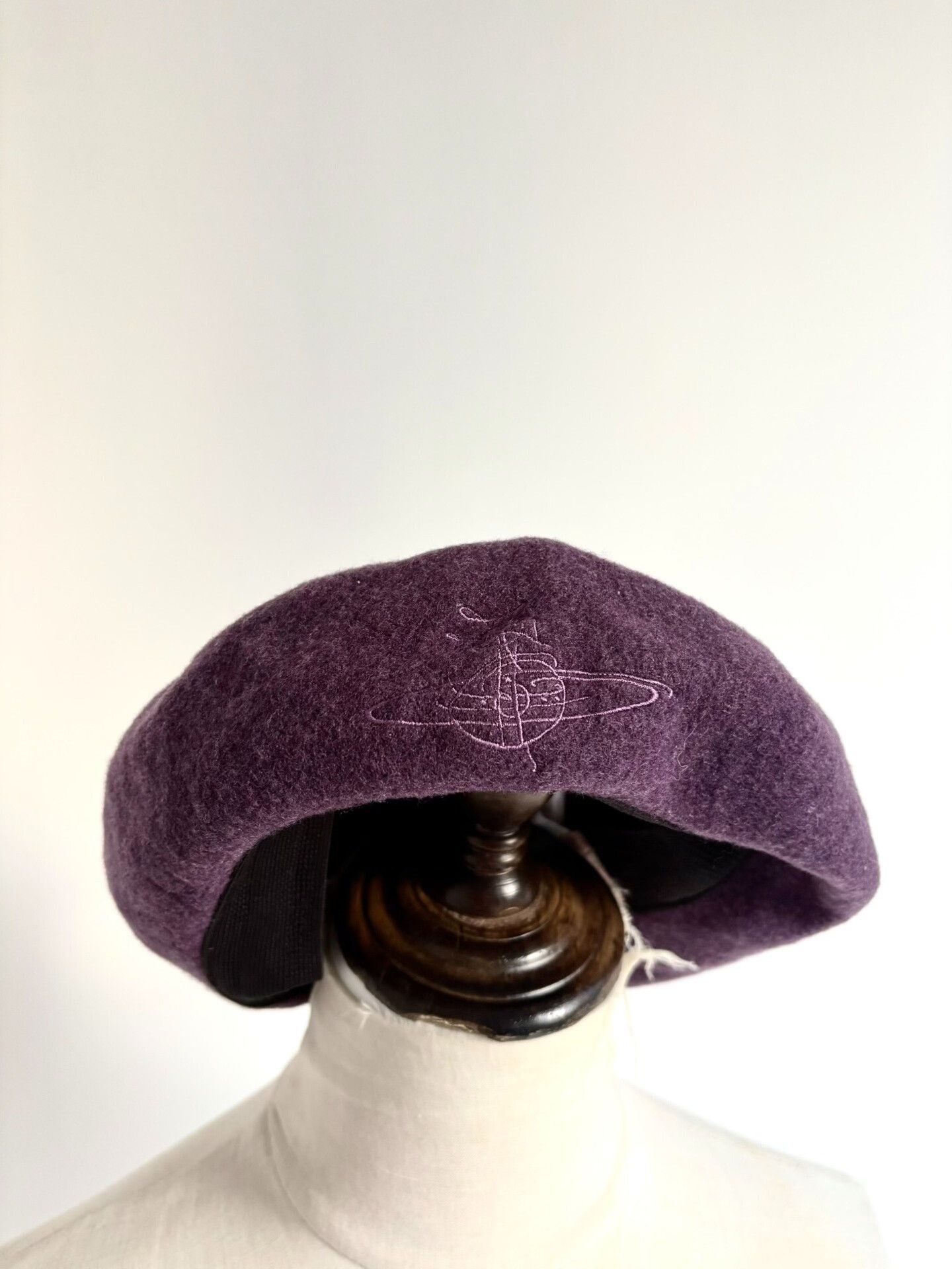Vivienne Westwood vivienne westwood purple beret with graffiti design Size ONE SIZE - 2 Thumbnail