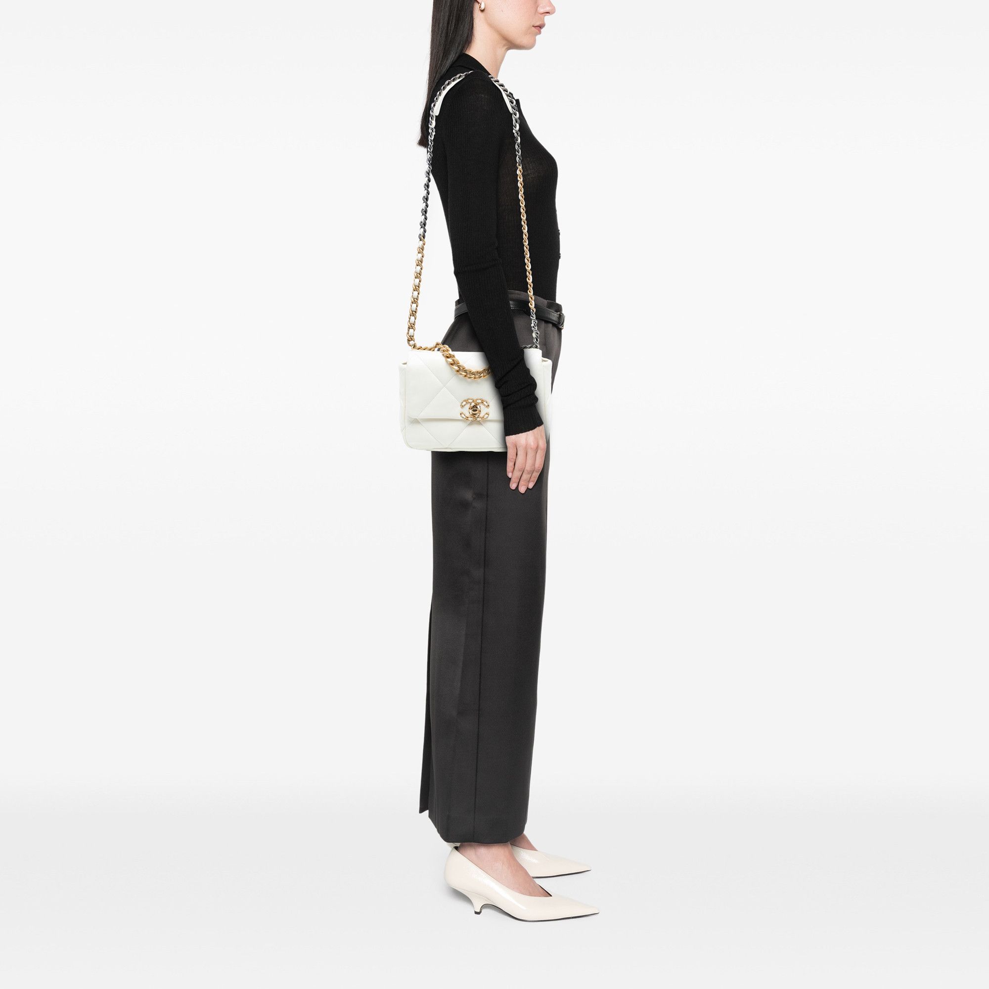 Chanel Chanel Medium Lambskin 19 Flap Size ONE SIZE - 7 Thumbnail