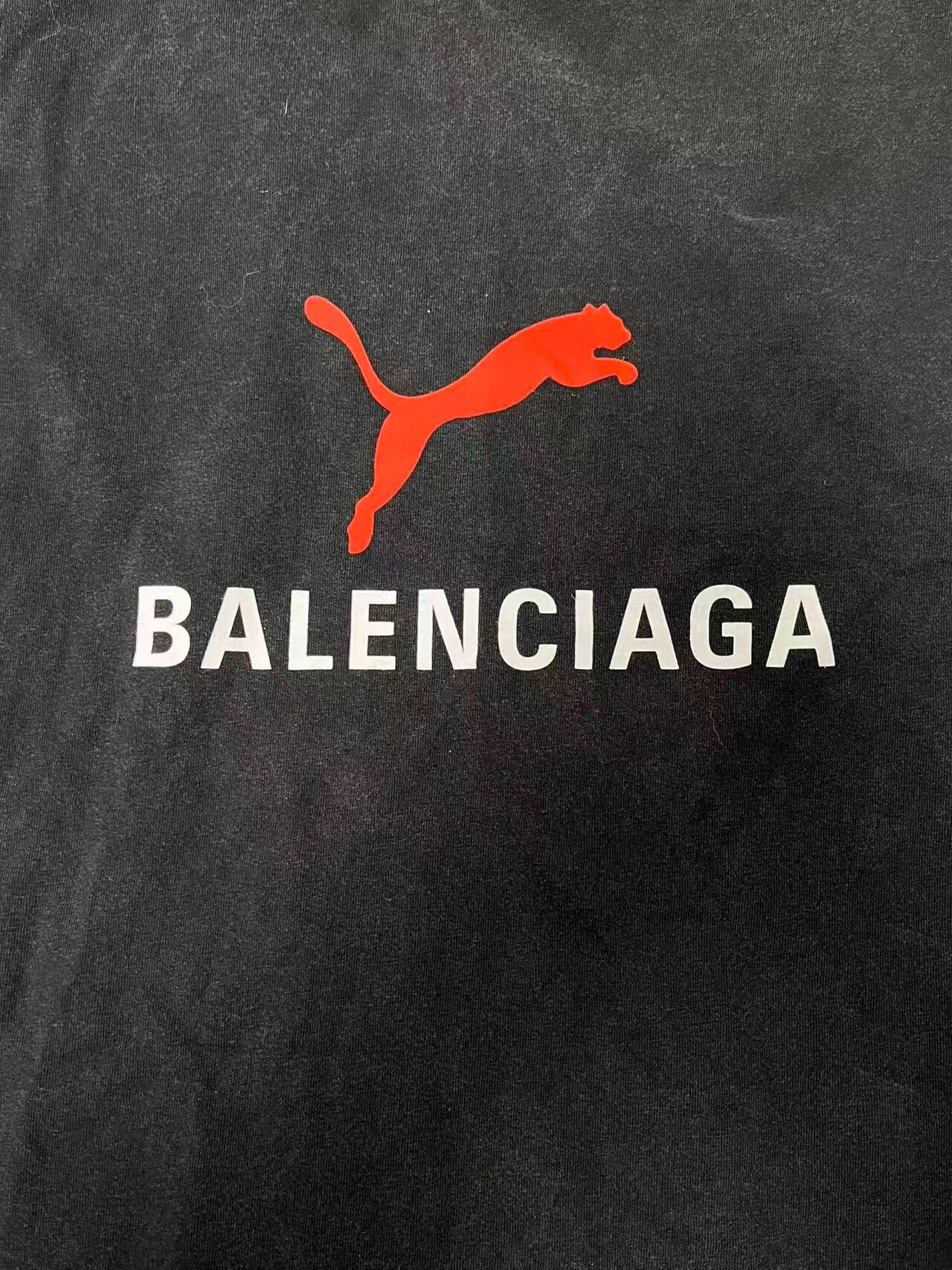 Balenciaga balenciaga x puma short sleeve graphic tee Size US M / EU 48-50 / 2 - 3 Thumbnail