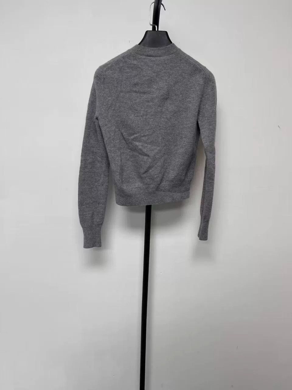Acne Studios Acne Studios Gray Crew Neck Cardigan Size XS / US 0-2 / IT 36-38 - 2 Thumbnail