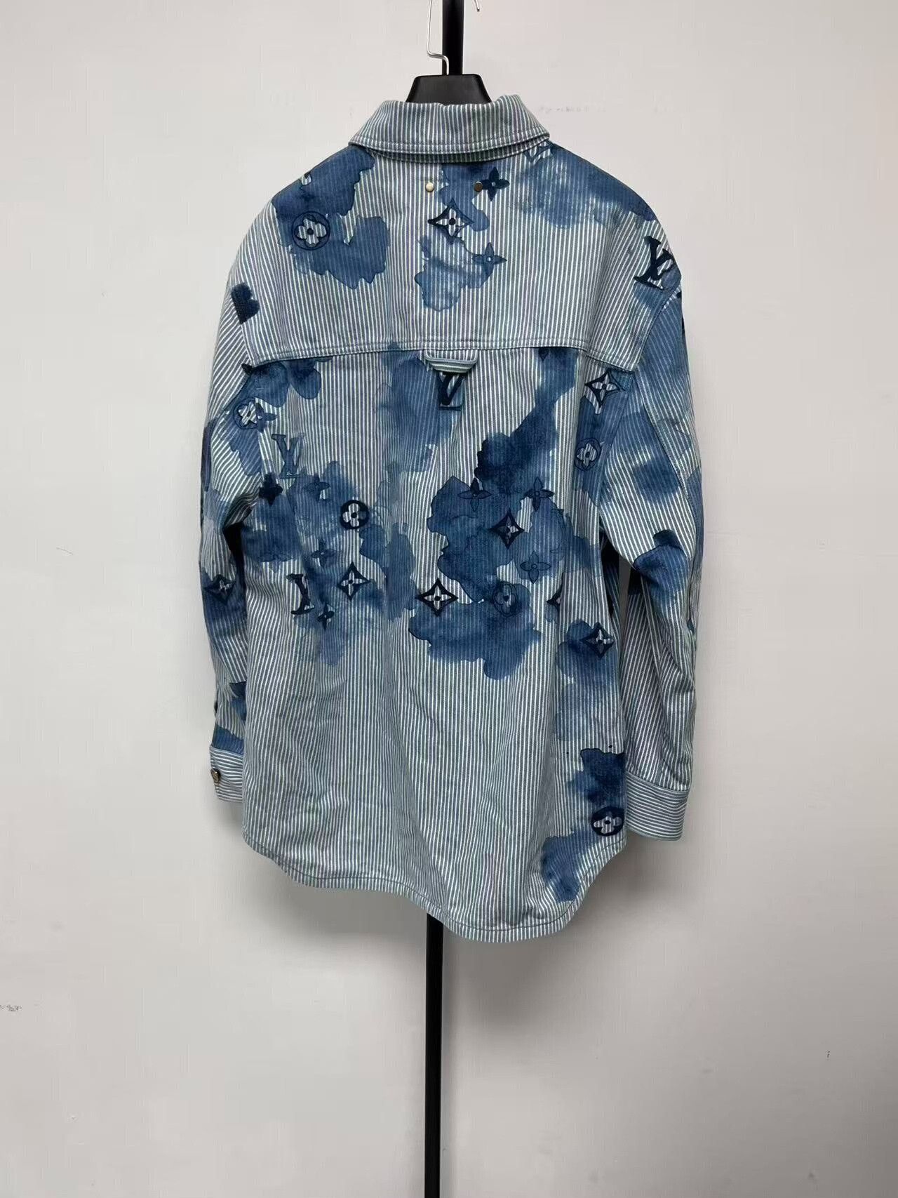 Louis Vuitton louis vuitton blue logo long sleeve shirt Size US L / EU 52-54 / 3 - 2 Thumbnail