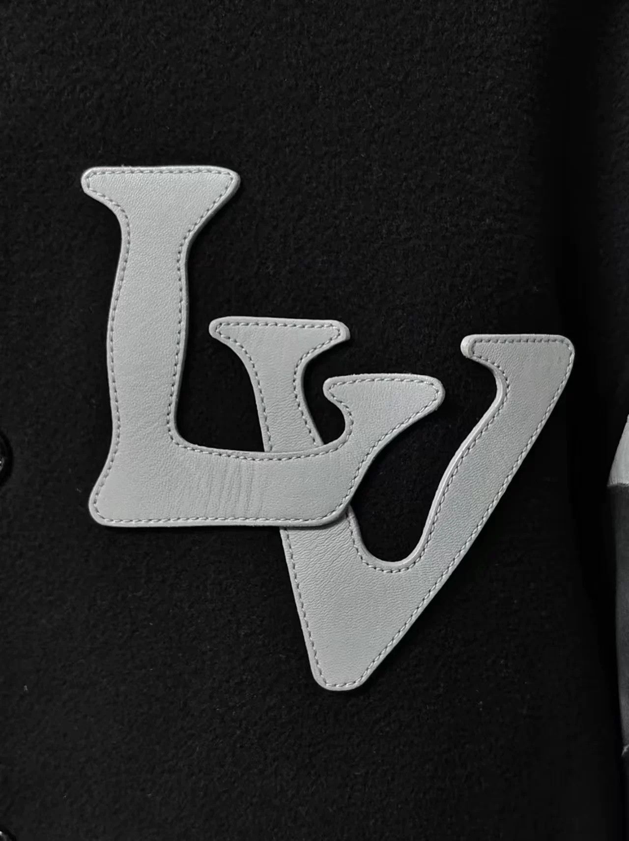Louis Vuitton Louis Vuitton Logo Baseball Jacket Black Size US L / EU 52-54 / 3 - 3 Thumbnail