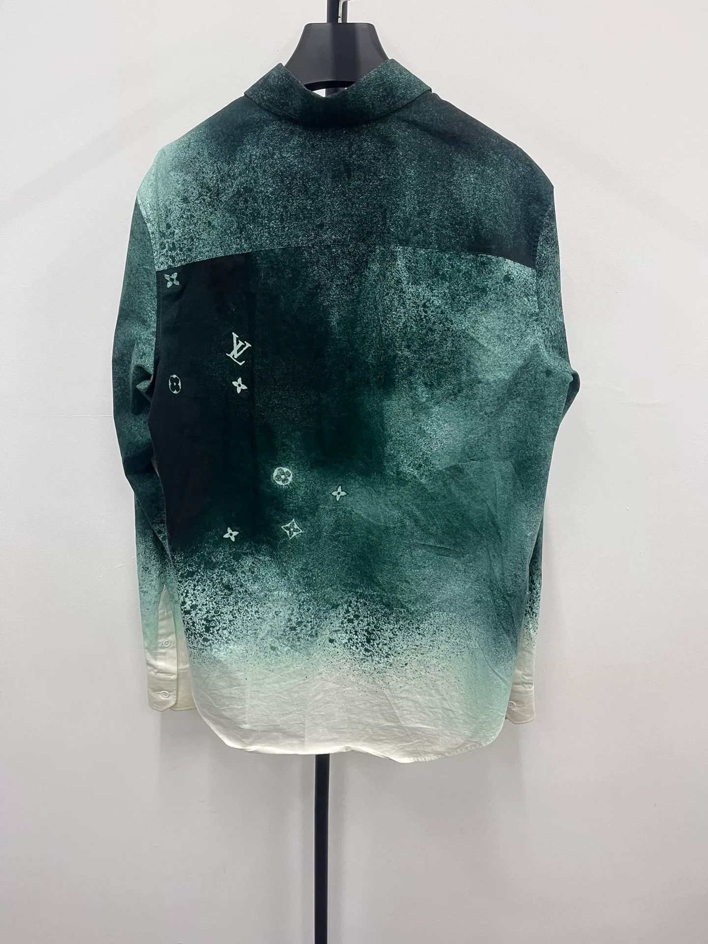Louis Vuitton louis vuitton water ink long sleeve shirt Size US M / EU 48-50 / 2 - 2 Thumbnail