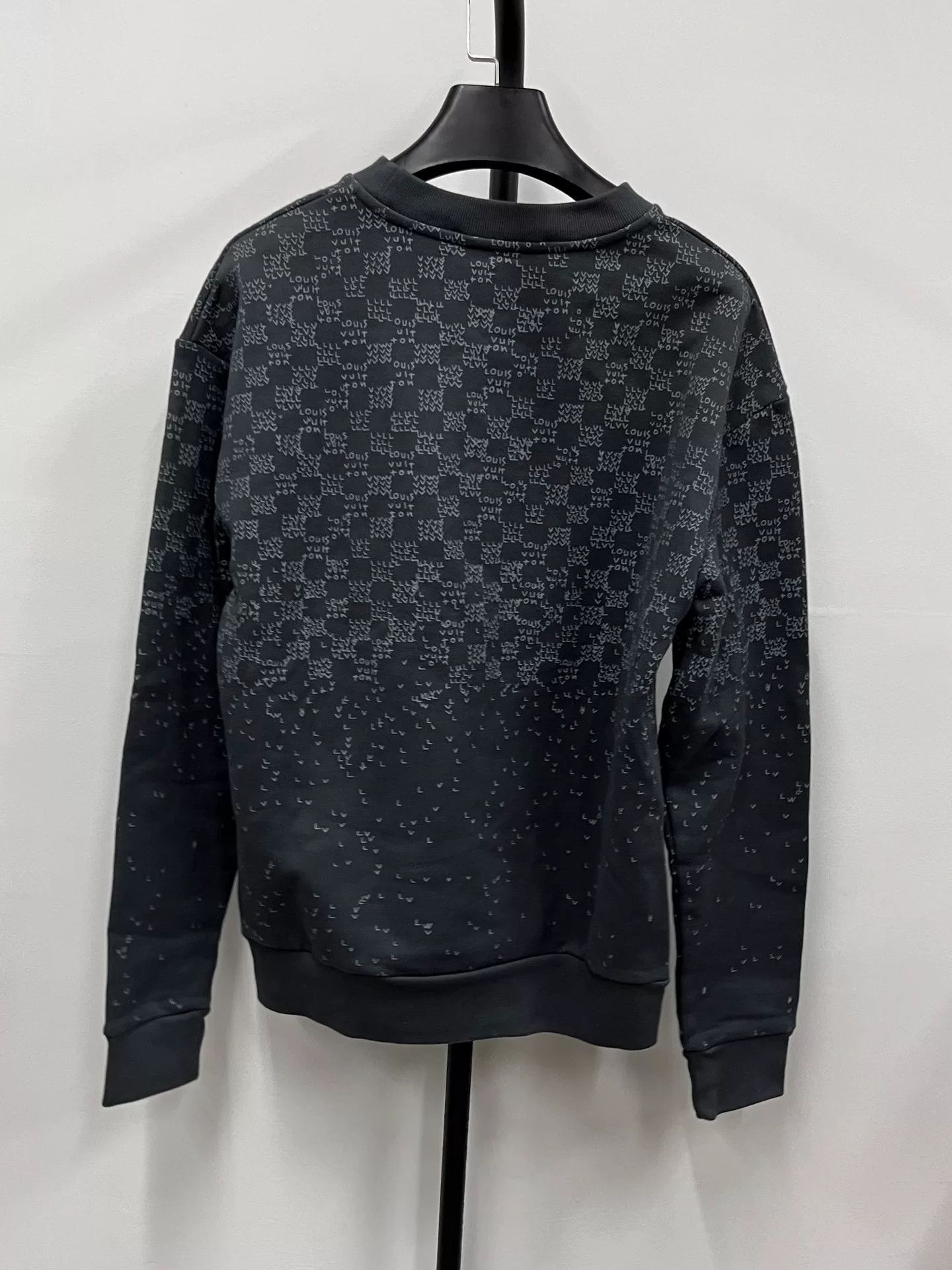 Louis Vuitton louis vuitton fw22 checker print long sleeve sweatshirt Size US S / EU 44-46 / 1 - 2 Thumbnail