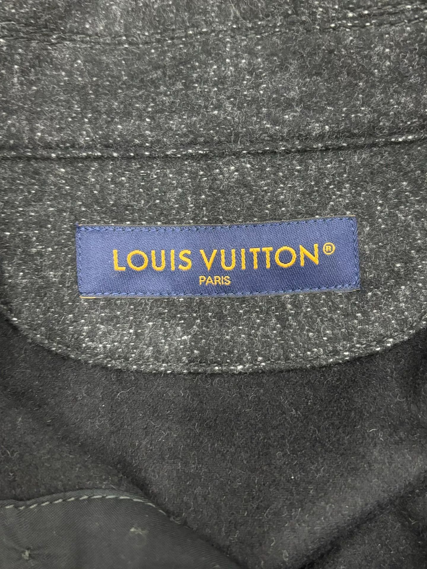 Louis Vuitton louis vuitton ski series long sleeve shirt Size US M / EU 48-50 / 2 - 4 Thumbnail