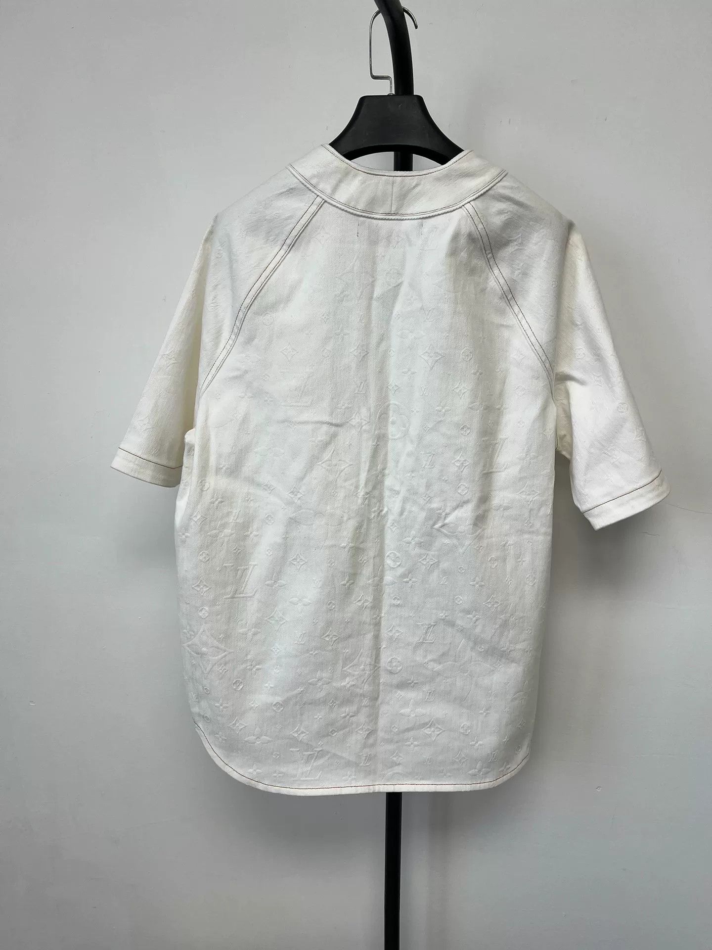 Louis Vuitton louis vuitton white short sleeve shirt Size US S / EU 44-46 / 1 - 2 Thumbnail