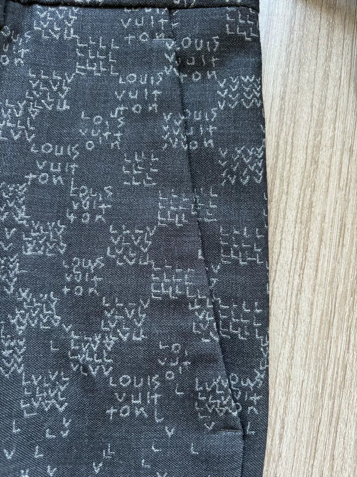 Louis Vuitton louis vuitton black printed trousers Size US 27 - 4 Thumbnail