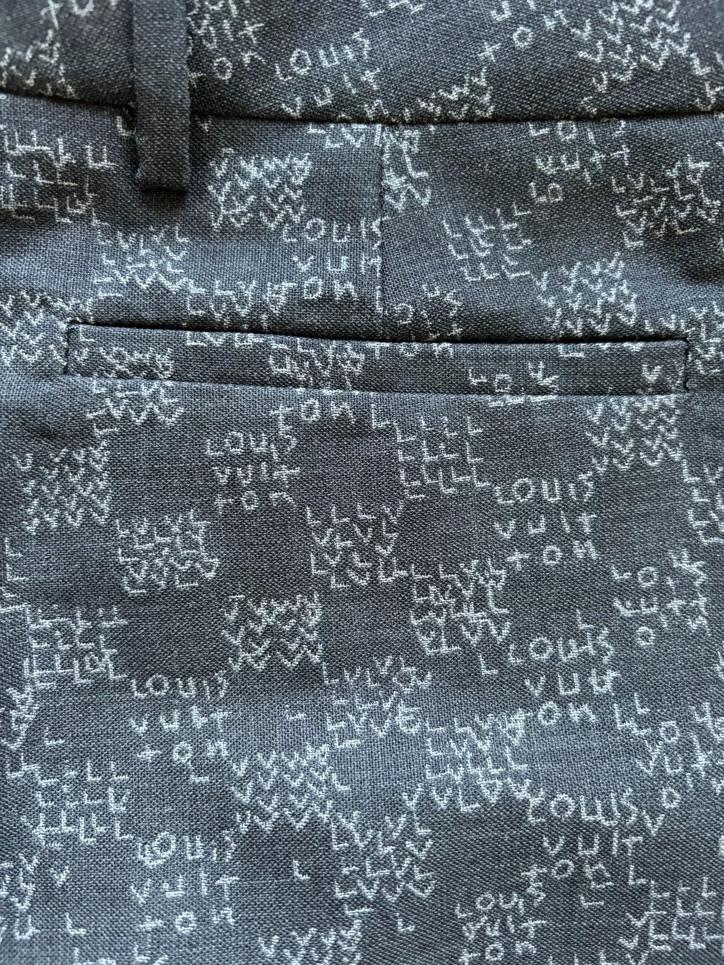 Louis Vuitton louis vuitton black printed trousers Size US 27 - 3 Thumbnail