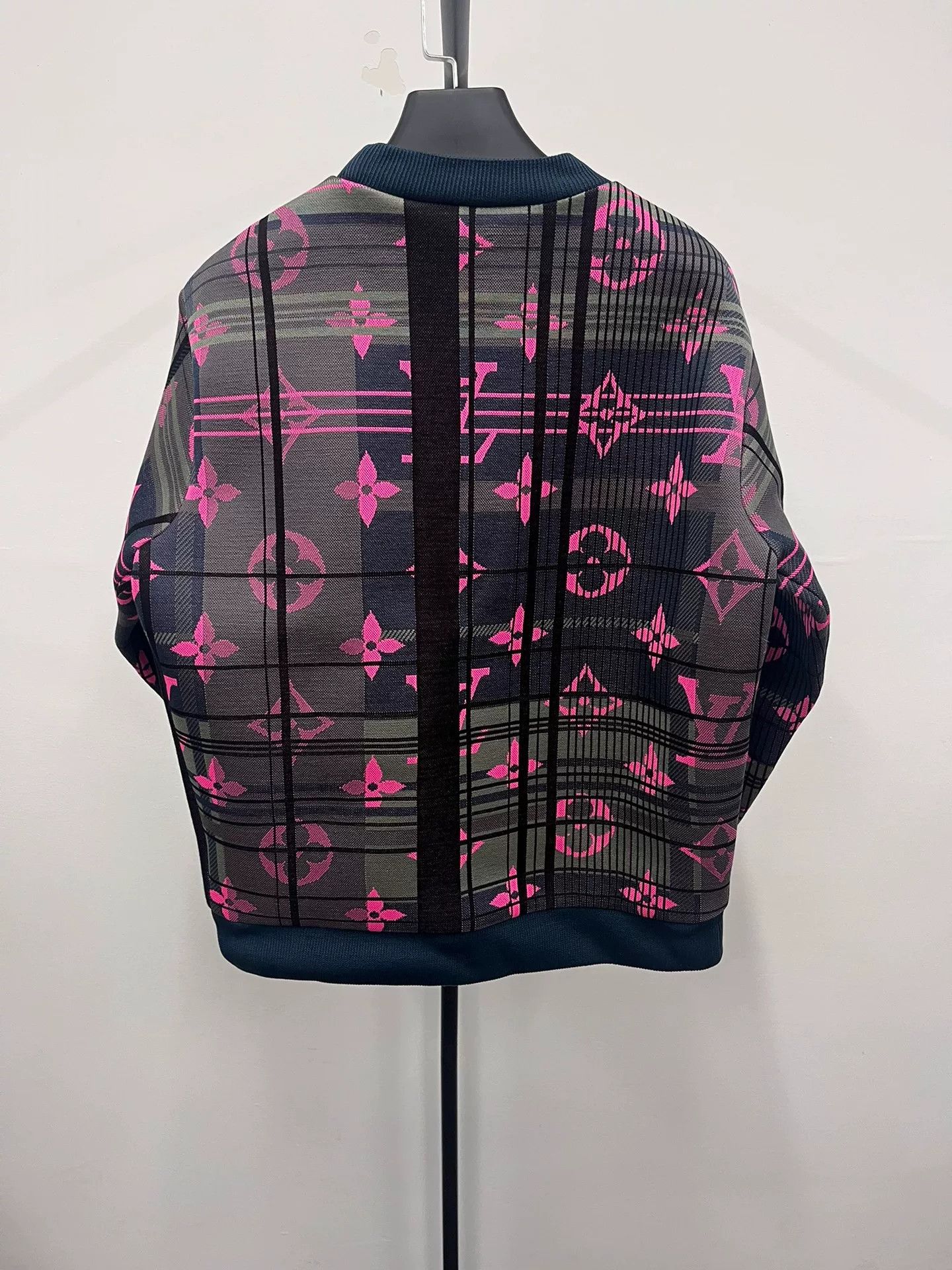 Louis Vuitton louis vuitton printed long sleeve sweatshirt Size XS / US 0-2 / IT 36-38 - 2 Thumbnail