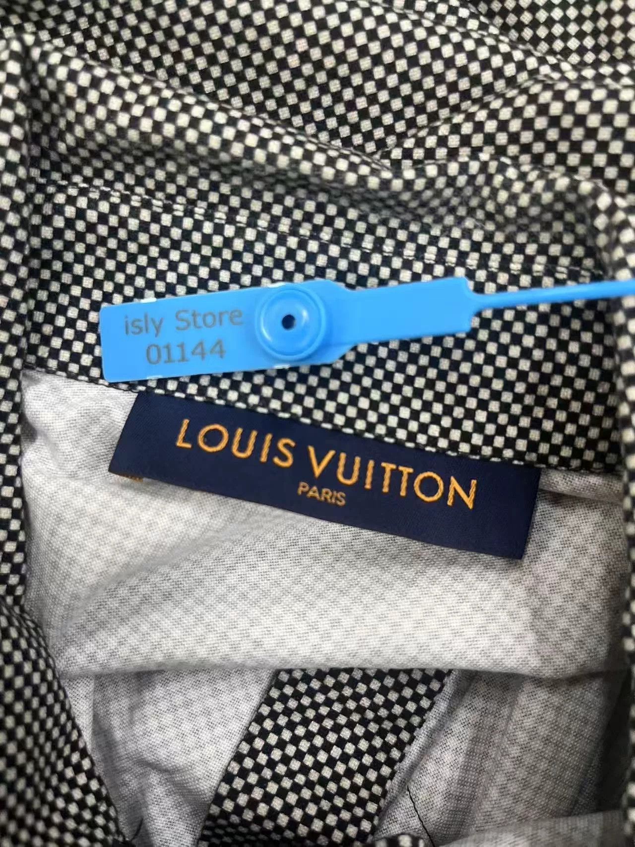 Louis Vuitton louis vuitton x nigo logo long sleeve shirt Size US S / EU 44-46 / 1 - 4 Thumbnail