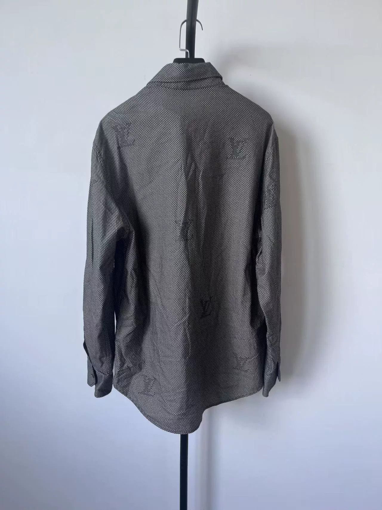 Louis Vuitton louis vuitton x nigo logo long sleeve shirt Size US S / EU 44-46 / 1 - 2 Thumbnail