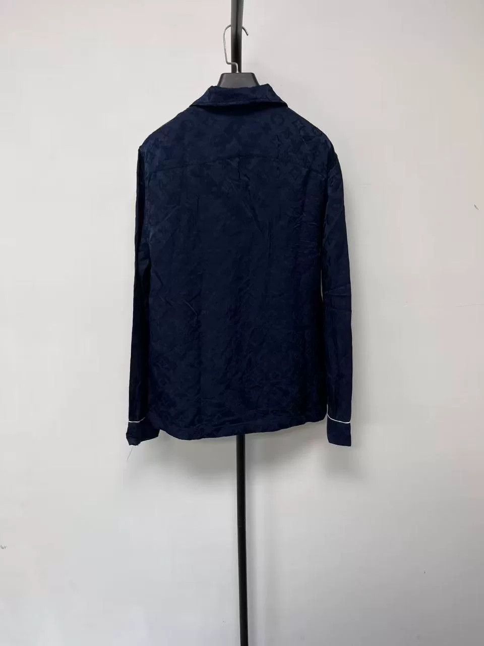 Louis Vuitton louis vuitton supreme silk shirt Size US XS / EU 42 / 0 - 2 Thumbnail