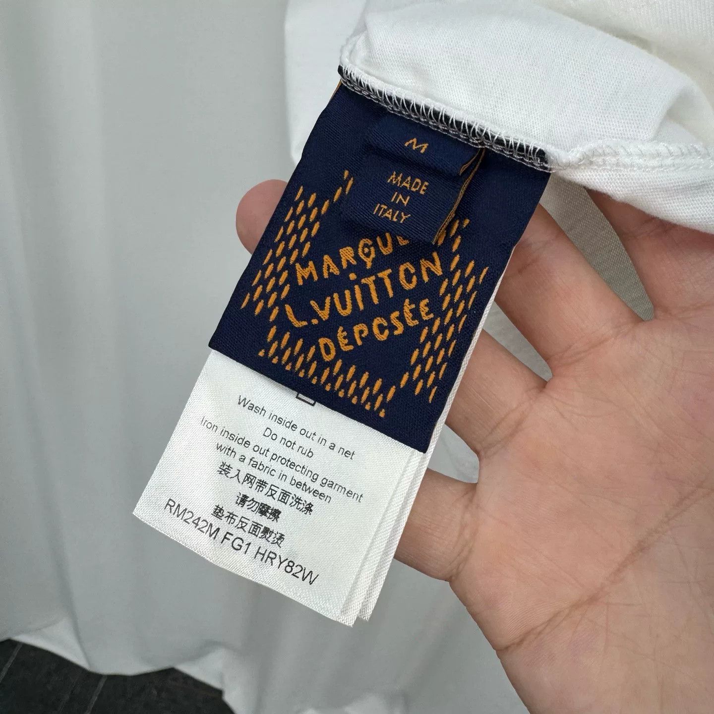 Louis Vuitton Louis Vuitton Short Sleeve Collaboration Shirt Size M / US 6-8 / IT 42-44 - 8 Thumbnail