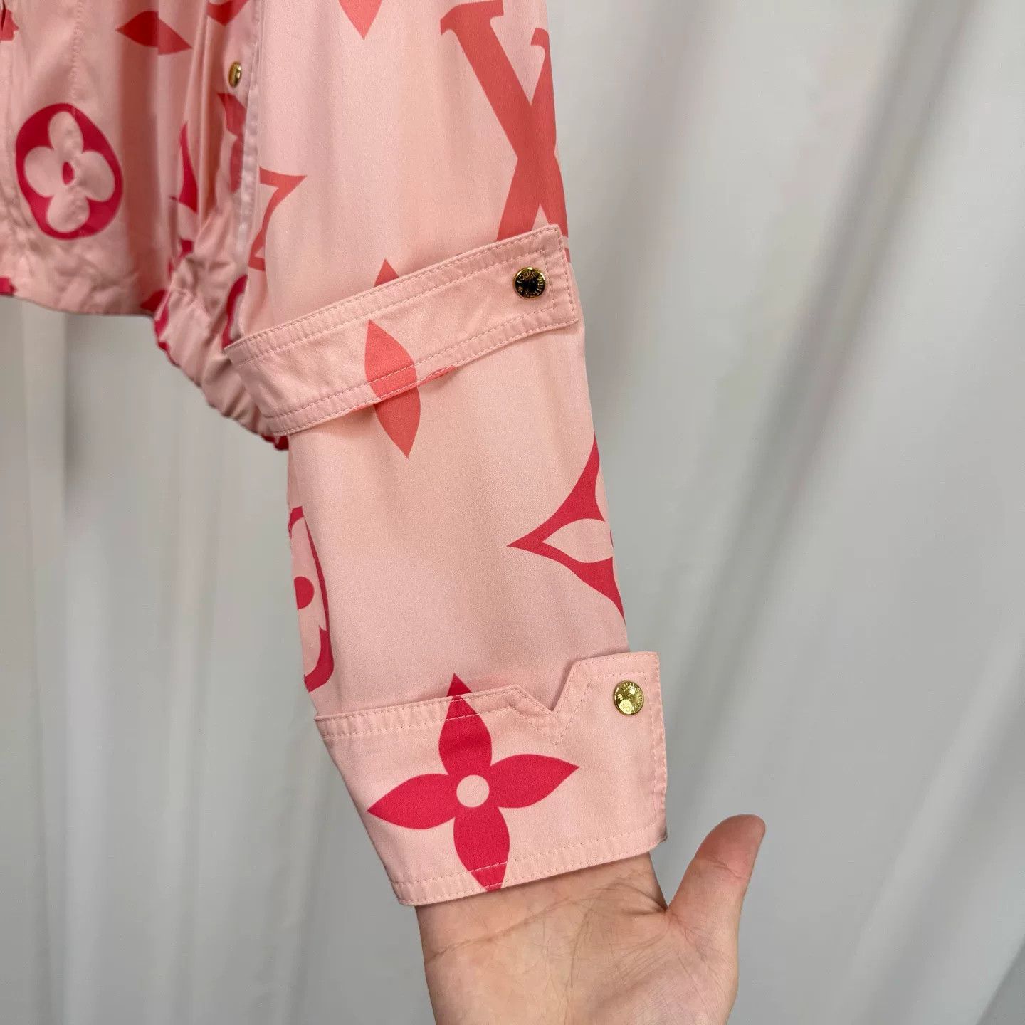 Louis Vuitton Louis Vuitton Monogram Silk Jacket Size M / US 6-8 / IT 42-44 - 4 Thumbnail