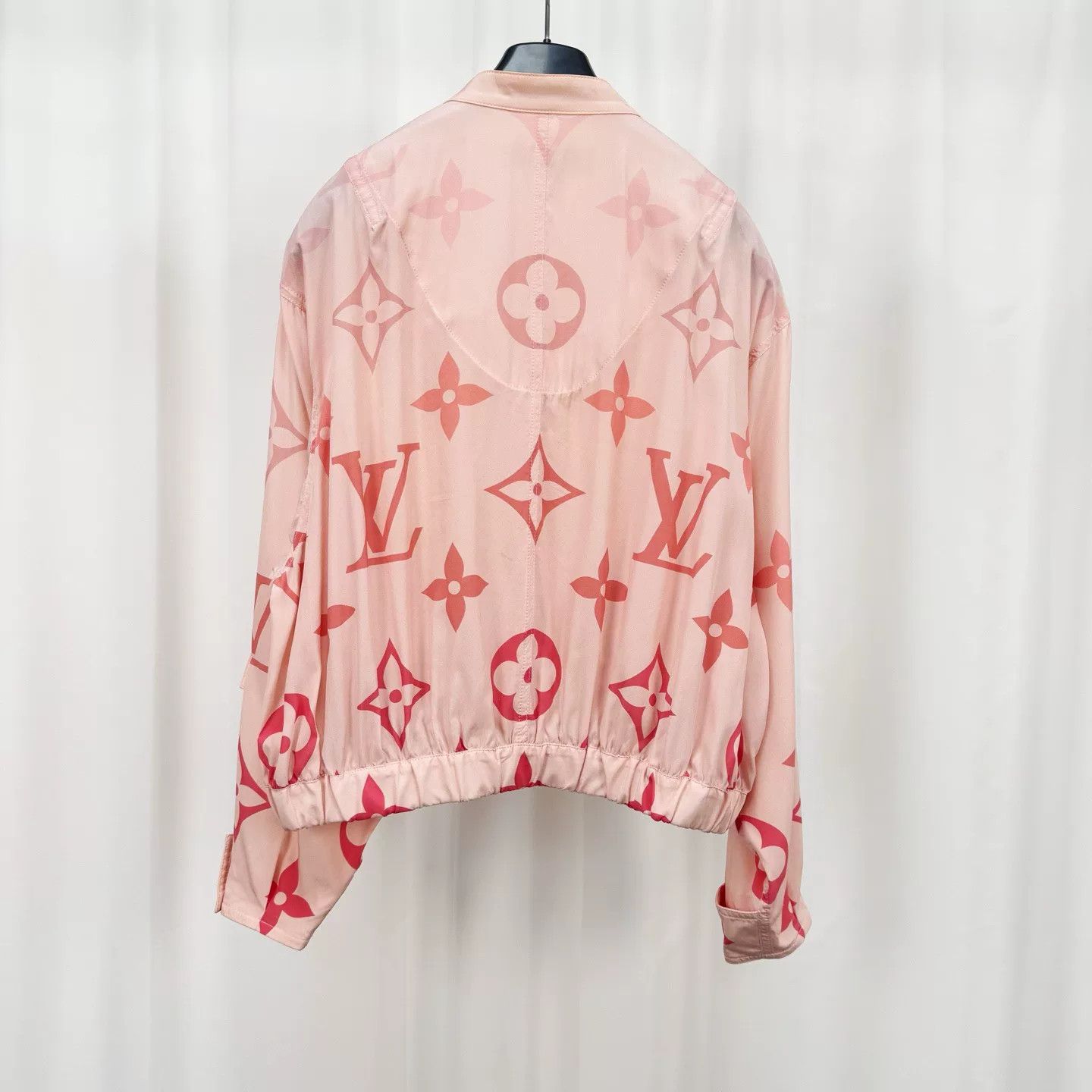 Louis Vuitton Louis Vuitton Monogram Silk Jacket Size M / US 6-8 / IT 42-44 - 2 Thumbnail