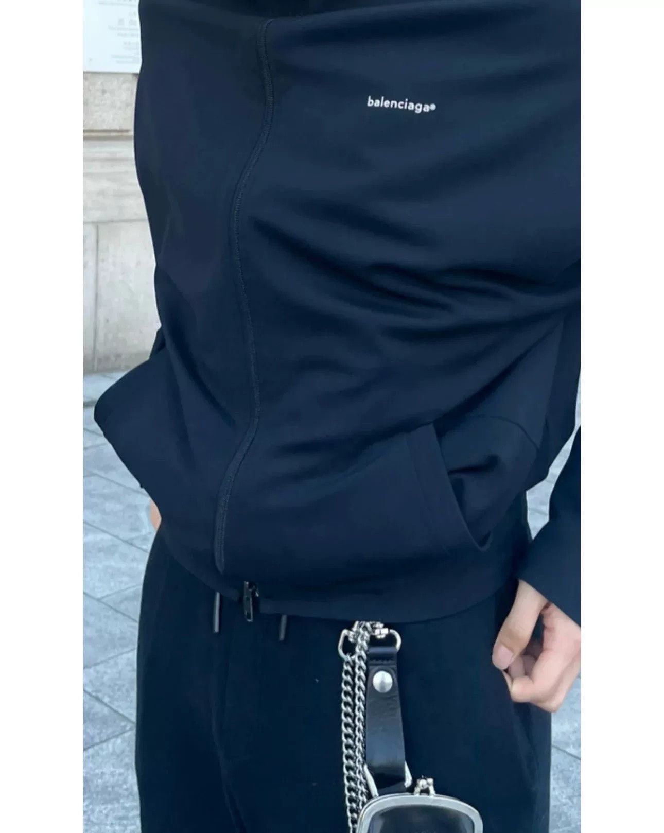 Balenciaga balenciaga black logo zip-up hoodie Size US S / EU 44-46 / 1 - 7 Thumbnail
