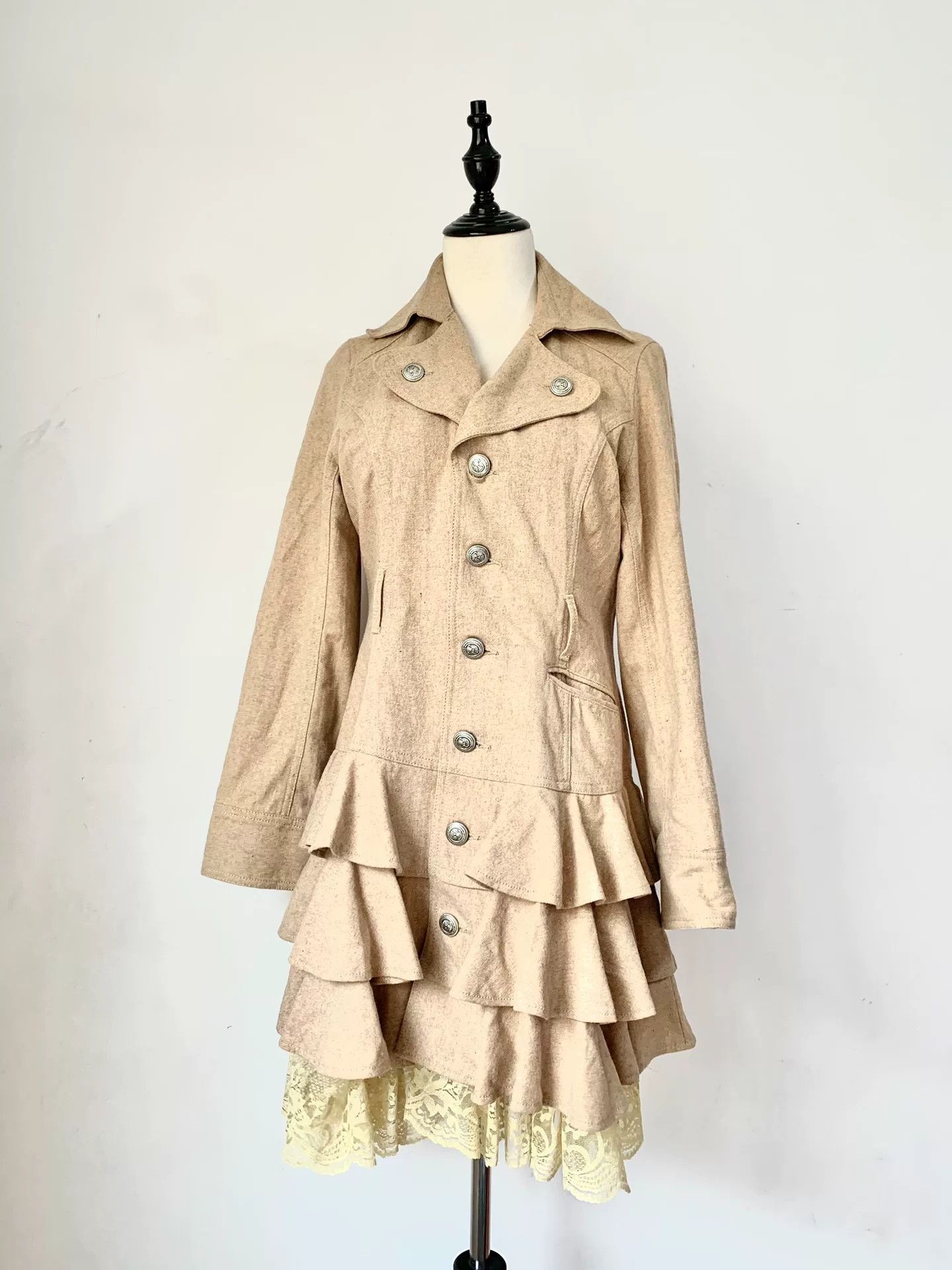 Vivienne Westwood beige ruffled coat with removable lace trim Size ONE SIZE - 2 Thumbnail