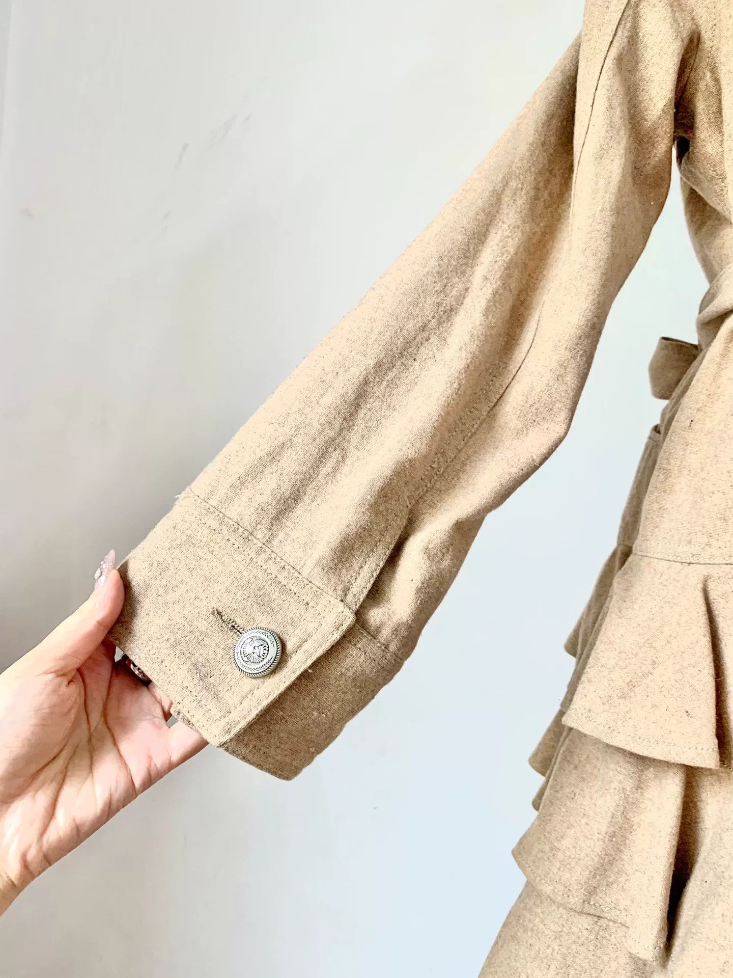 Vivienne Westwood beige ruffled coat with removable lace trim Size ONE SIZE - 8 Thumbnail
