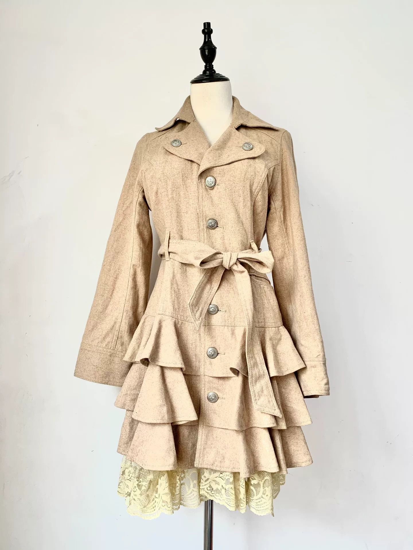 Vivienne Westwood beige ruffled coat with removable lace trim Size ONE SIZE - 3 Thumbnail