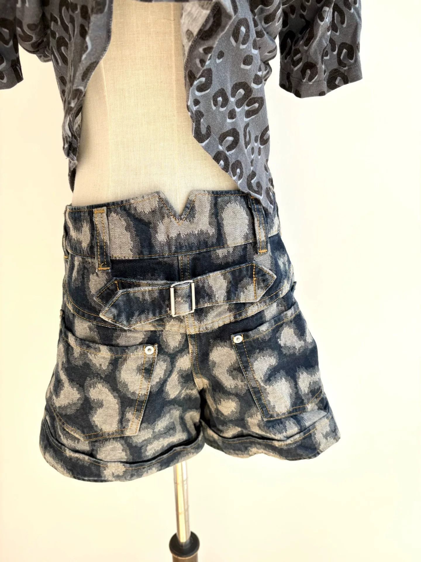 Vivienne Westwood vivienne westwood gray leopard print t-shirt Size L / US 10 / IT 46 - 5 Thumbnail