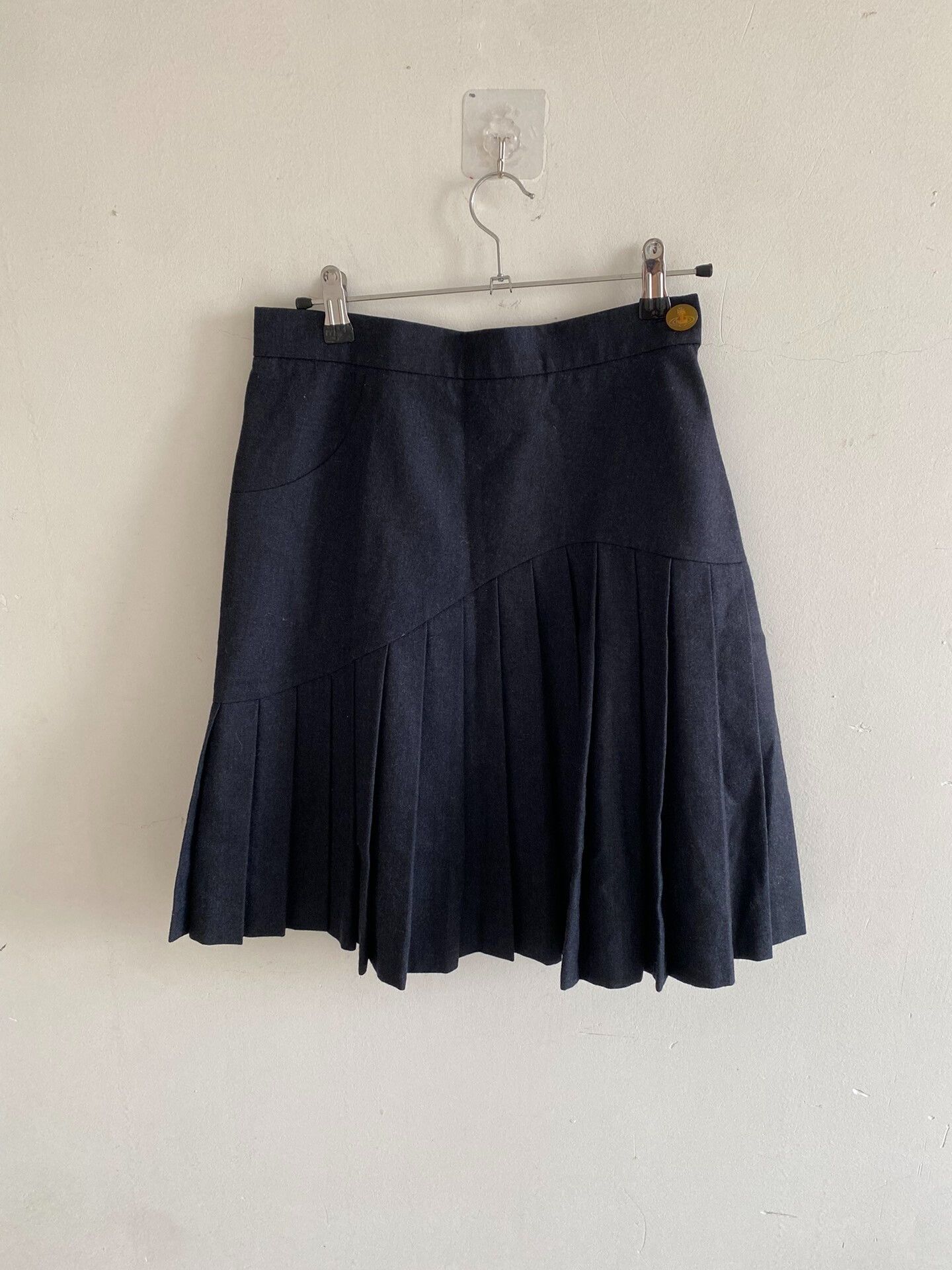 Vivienne Westwood vivienne westwood gray asymmetrical pleated skirt Size 42" / US 20 - 2 Thumbnail