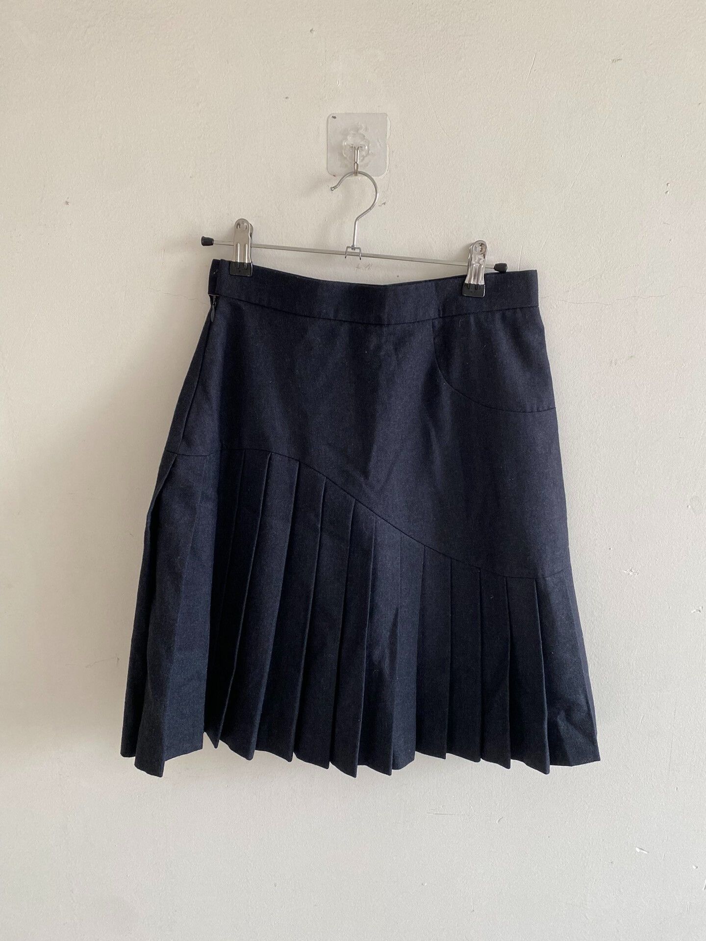 Vivienne Westwood vivienne westwood gray asymmetrical pleated skirt Size 42" / US 20 - 4 Thumbnail