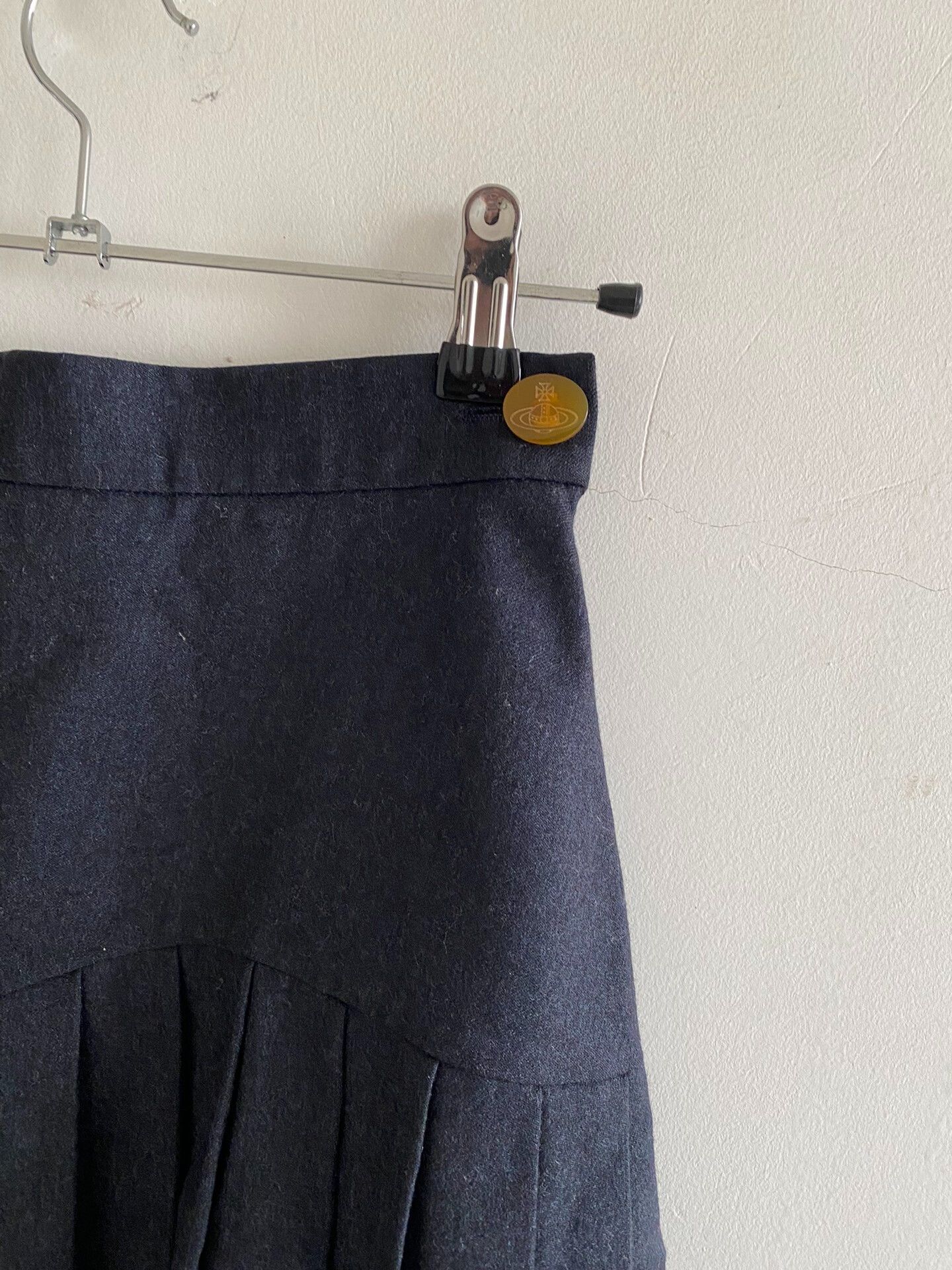 Vivienne Westwood vivienne westwood gray asymmetrical pleated skirt Size 42" / US 20 - 3 Thumbnail