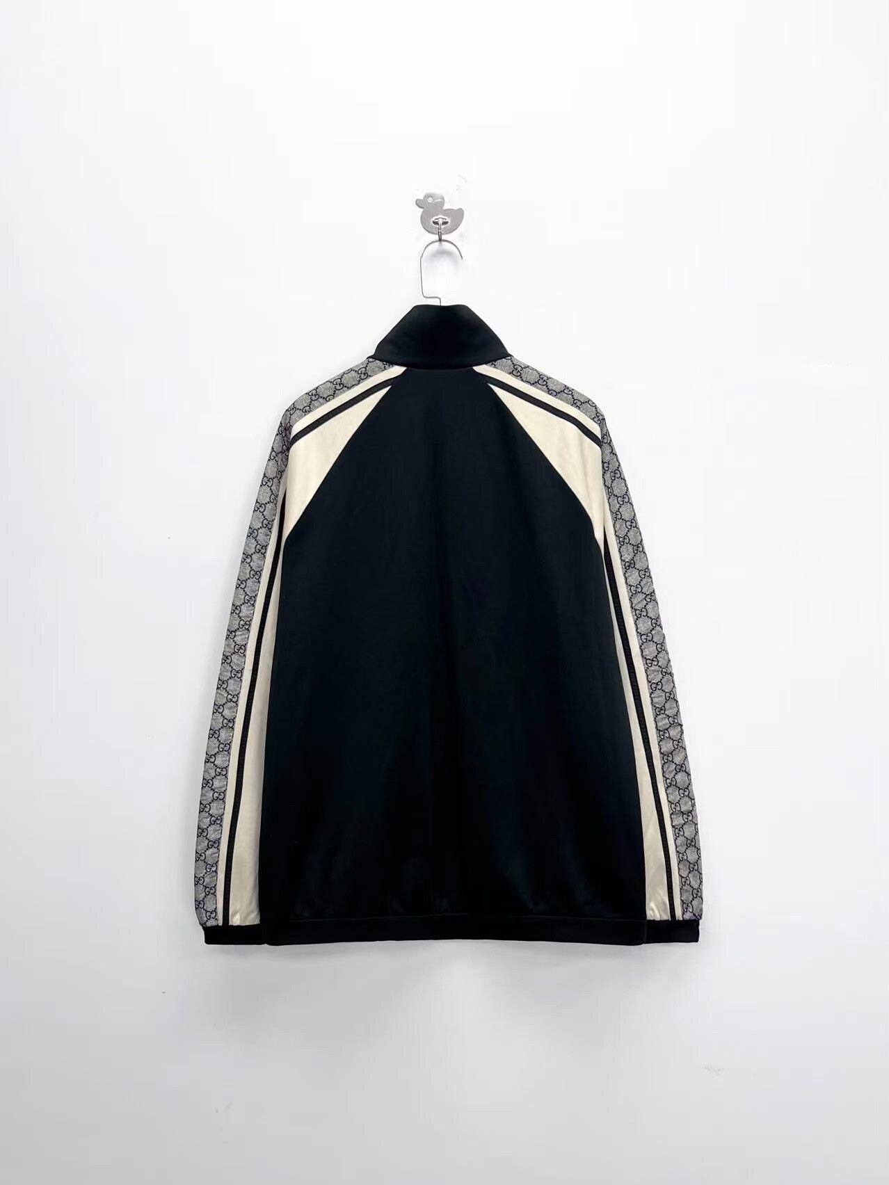 Gucci gucci black double g embossed zip jacket Size US XL / EU 56 / 4 - 2 Thumbnail