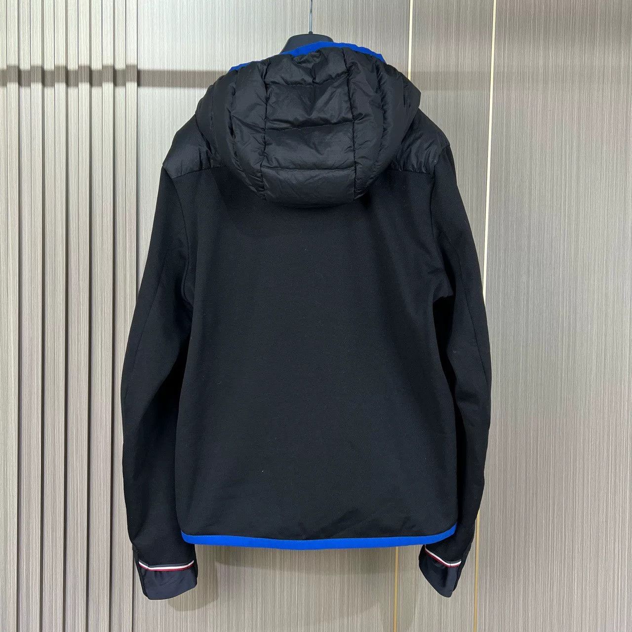 Moncler moncler new embroidered logo skiing down jacket Size US M / EU 48-50 / 2 - 2 Thumbnail
