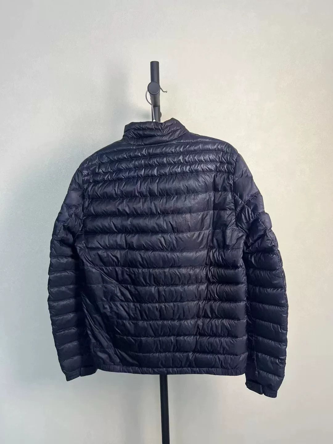 Moncler lightweight moncler down jacket in dark color Size US XS / EU 42 / 0 - 2 Thumbnail