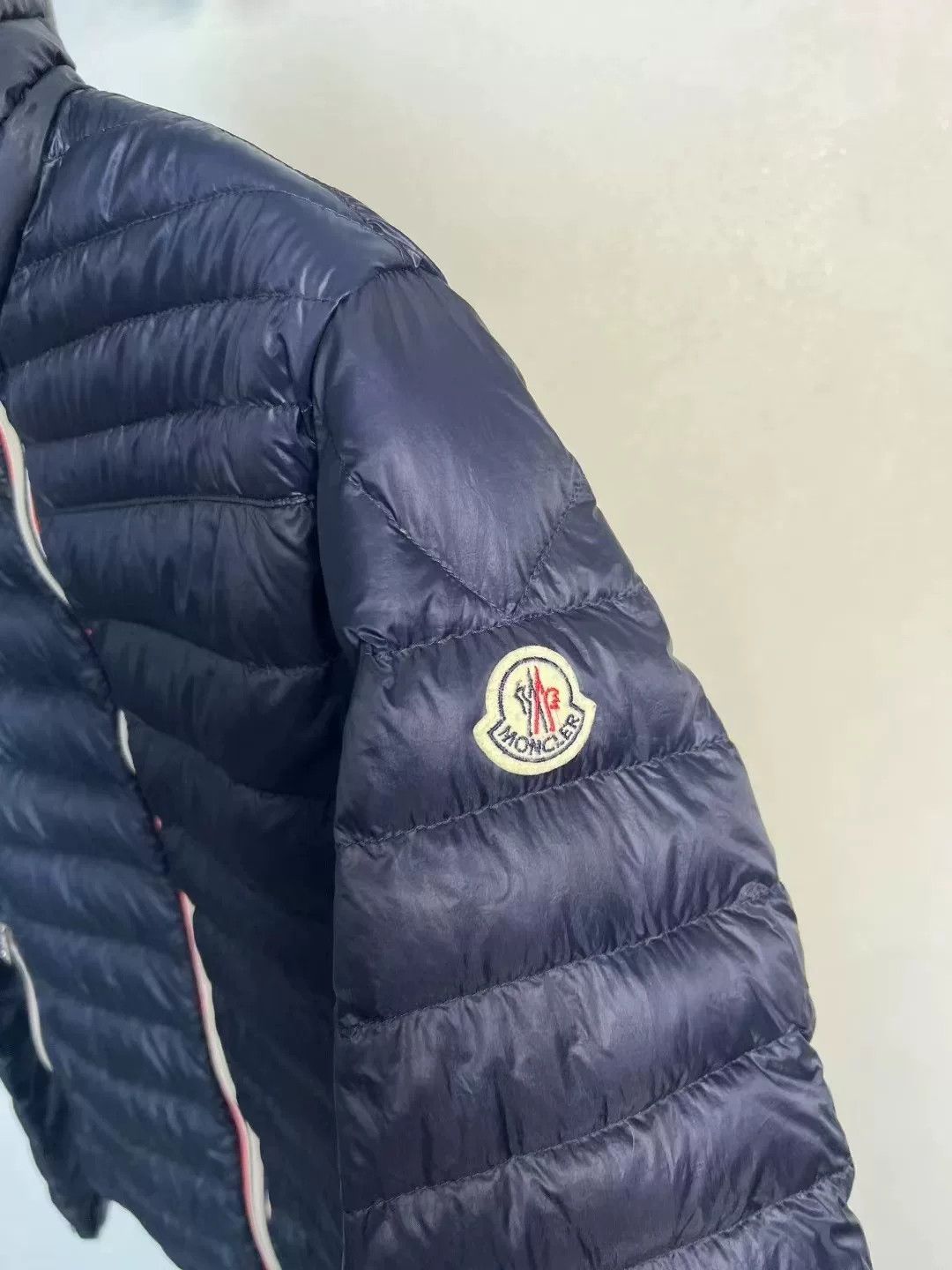 Moncler lightweight moncler down jacket in dark color Size US XS / EU 42 / 0 - 3 Thumbnail