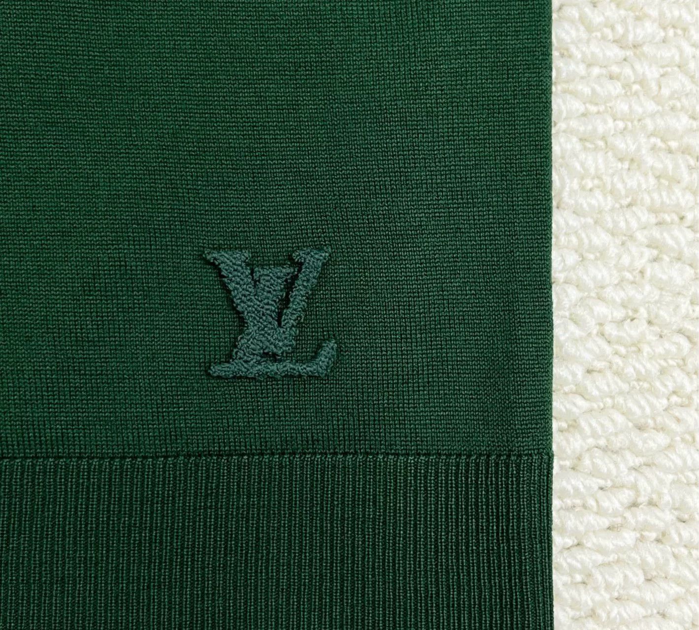 Louis Vuitton louis vuitton green wool long sleeve top Size S / US 4 / IT 40 - 5 Thumbnail