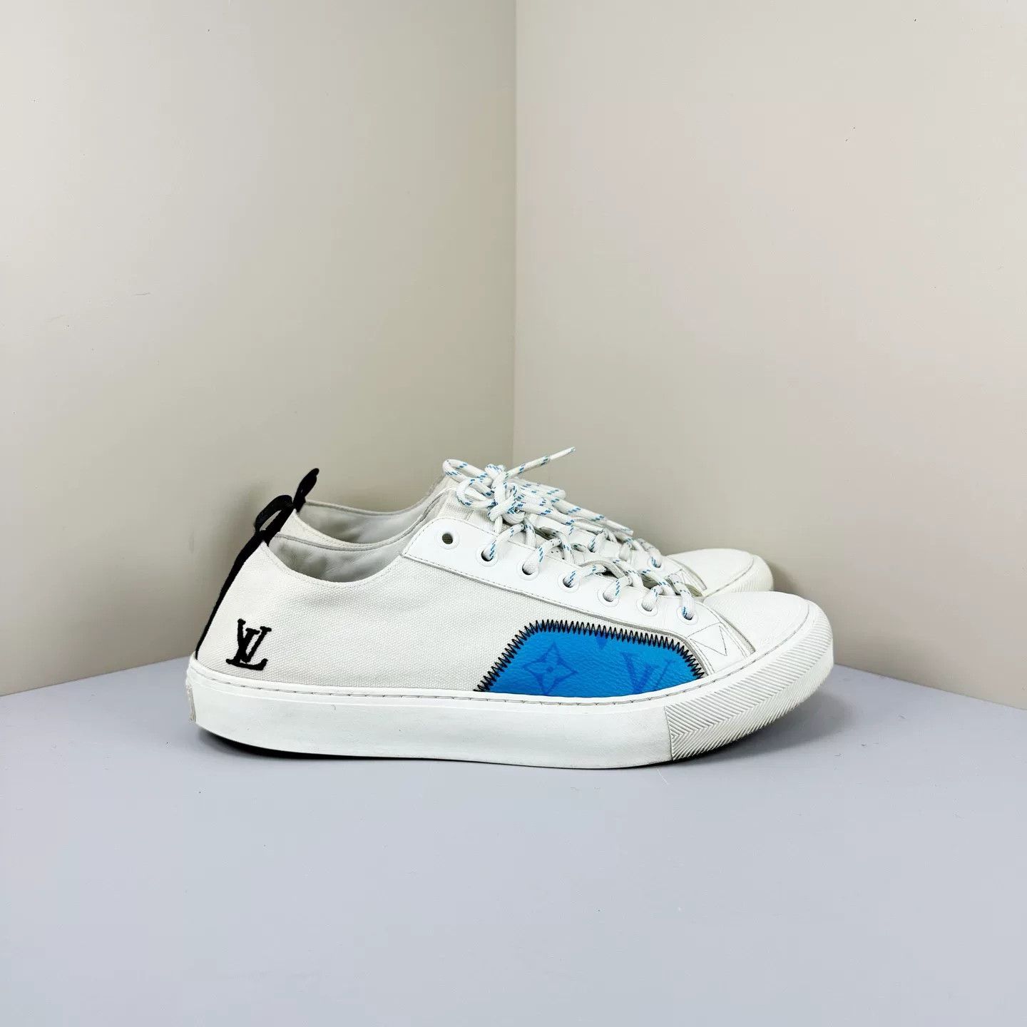 Louis Vuitton louis vuitton embroidered casual shoes size 7 Size US 7 / EU 40 - 4 Thumbnail