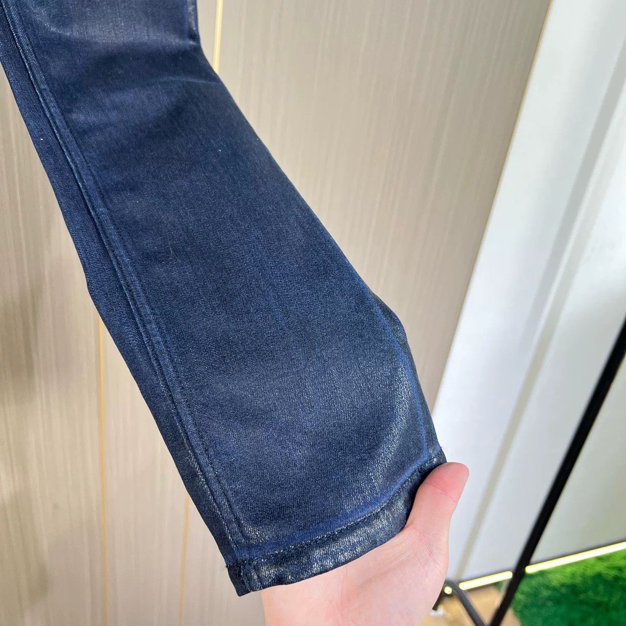 Louis Vuitton louis vuitton waxed denim long pants Size US 34 / EU 50 - 4 Thumbnail