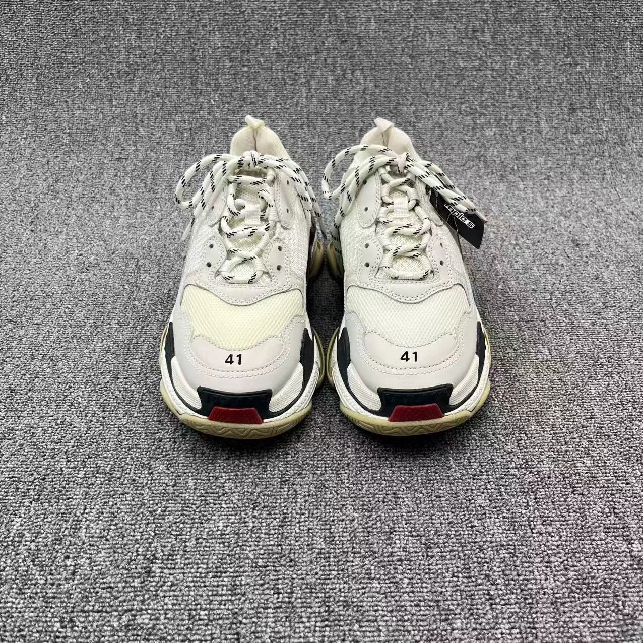 Balenciaga balenciaga triple s dad sneakers Size US 8 / EU 41 - 2 Thumbnail