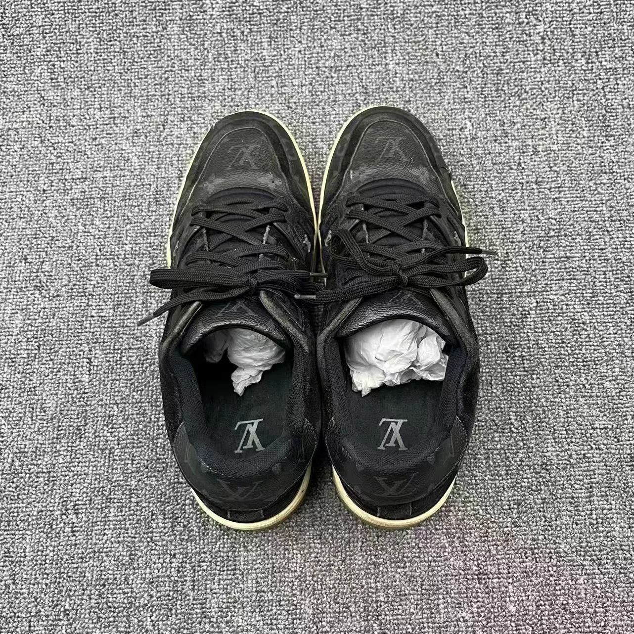 Louis Vuitton louis vuitton black monogram trainer sneakers Size US 9 / EU 42 - 3 Thumbnail