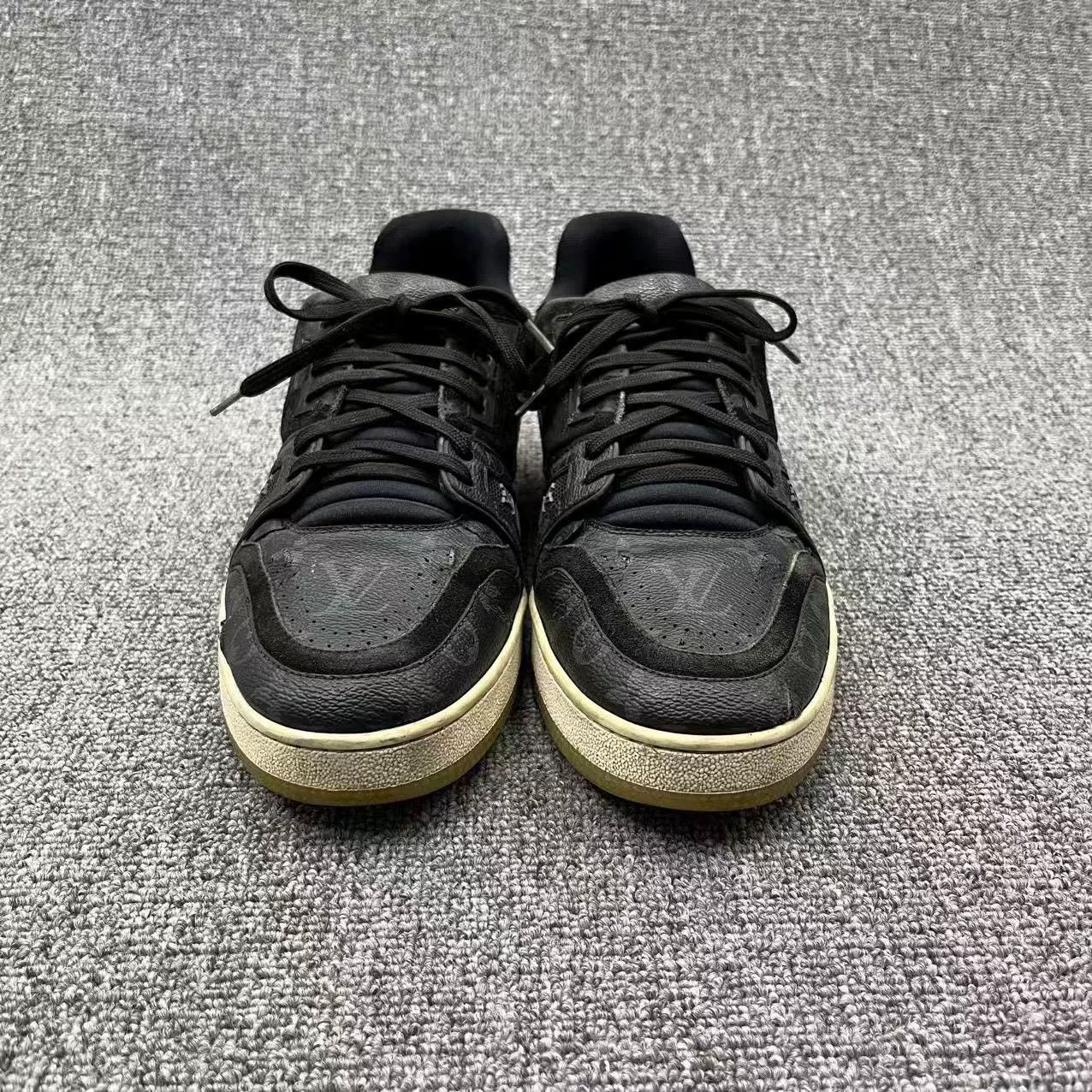 Louis Vuitton louis vuitton black monogram trainer sneakers Size US 9 / EU 42 - 2 Thumbnail