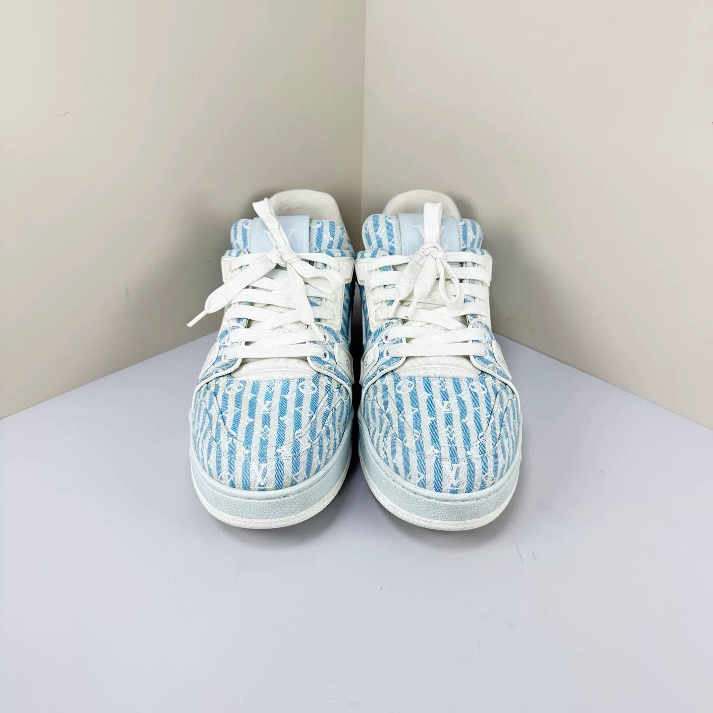 Louis Vuitton louis vuitton blue white striped trainer shoes Size US 7 / EU 40 - 2 Thumbnail