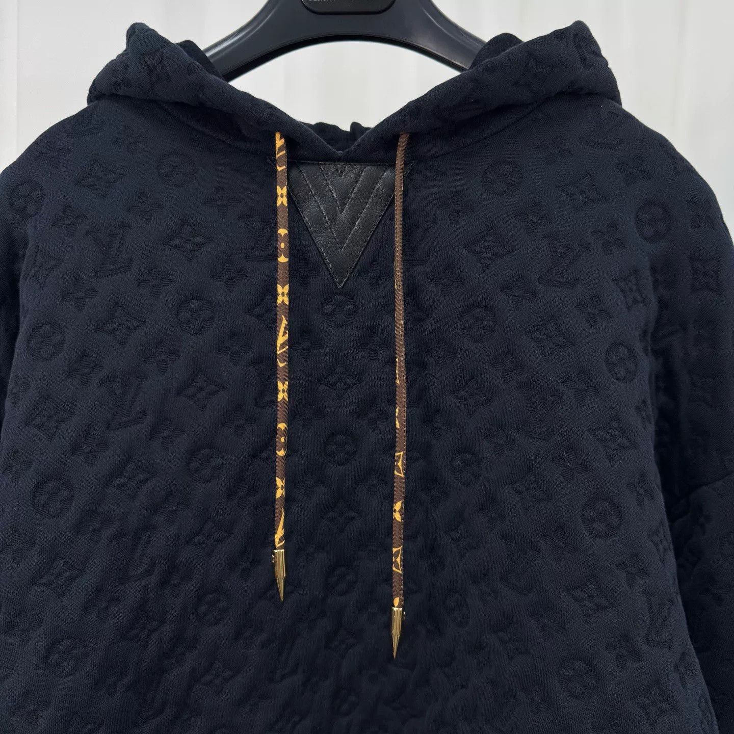 Louis Vuitton Louis Vuitton 3D Embossed Hoodie Sweatshirt Size S / US 4 / IT 40 - 3 Thumbnail