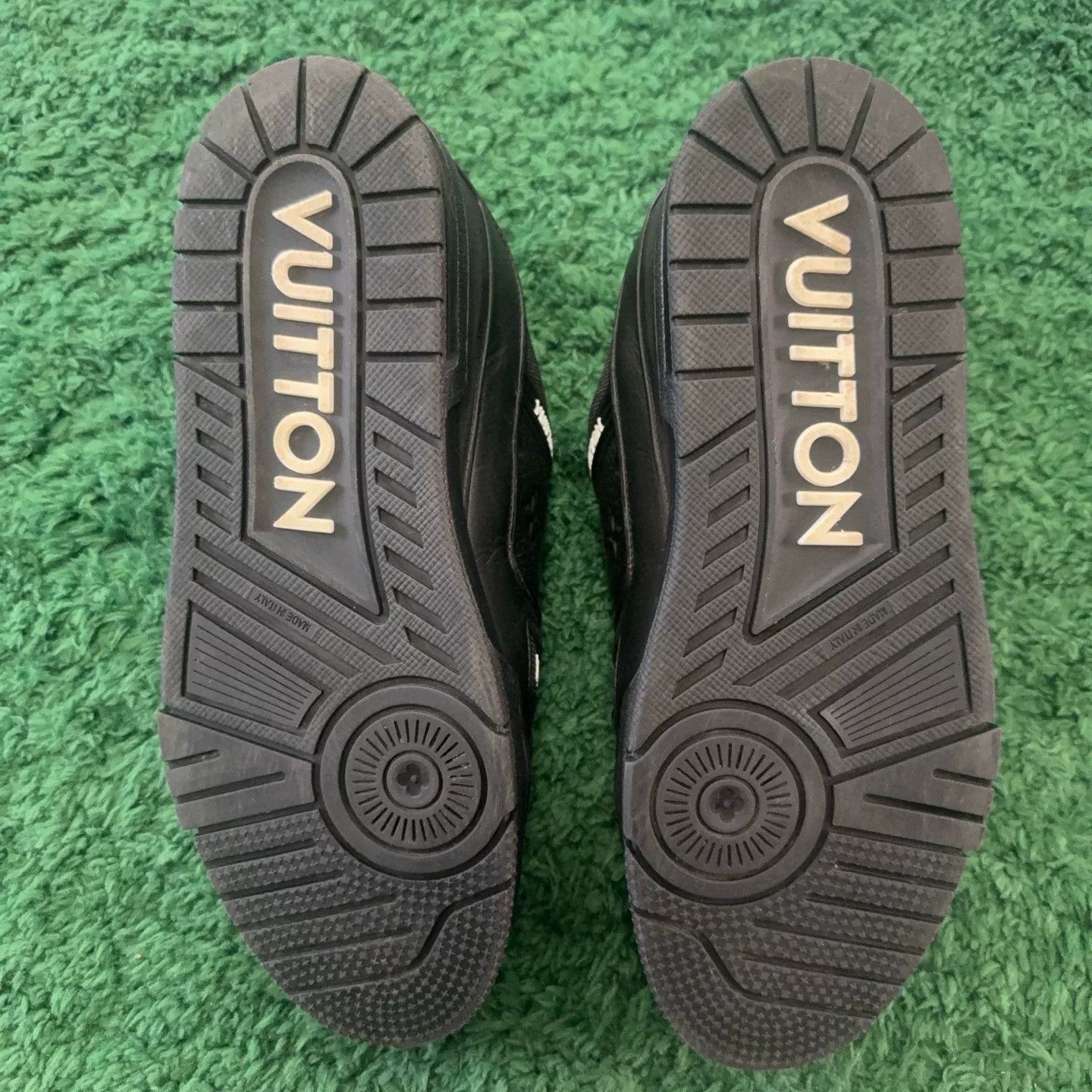 Louis Vuitton louis vuitton black trainer low-top sneakers Size US 9 / EU 42 - 4 Thumbnail