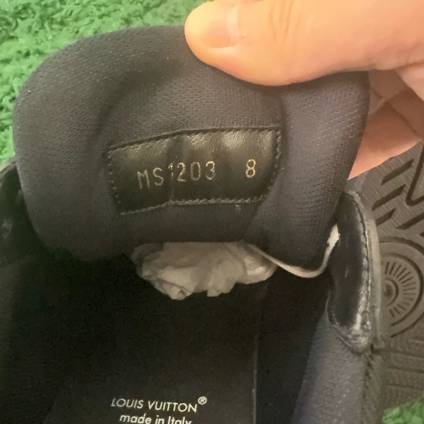 Louis Vuitton louis vuitton black trainer low-top sneakers Size US 9 / EU 42 - 5 Thumbnail