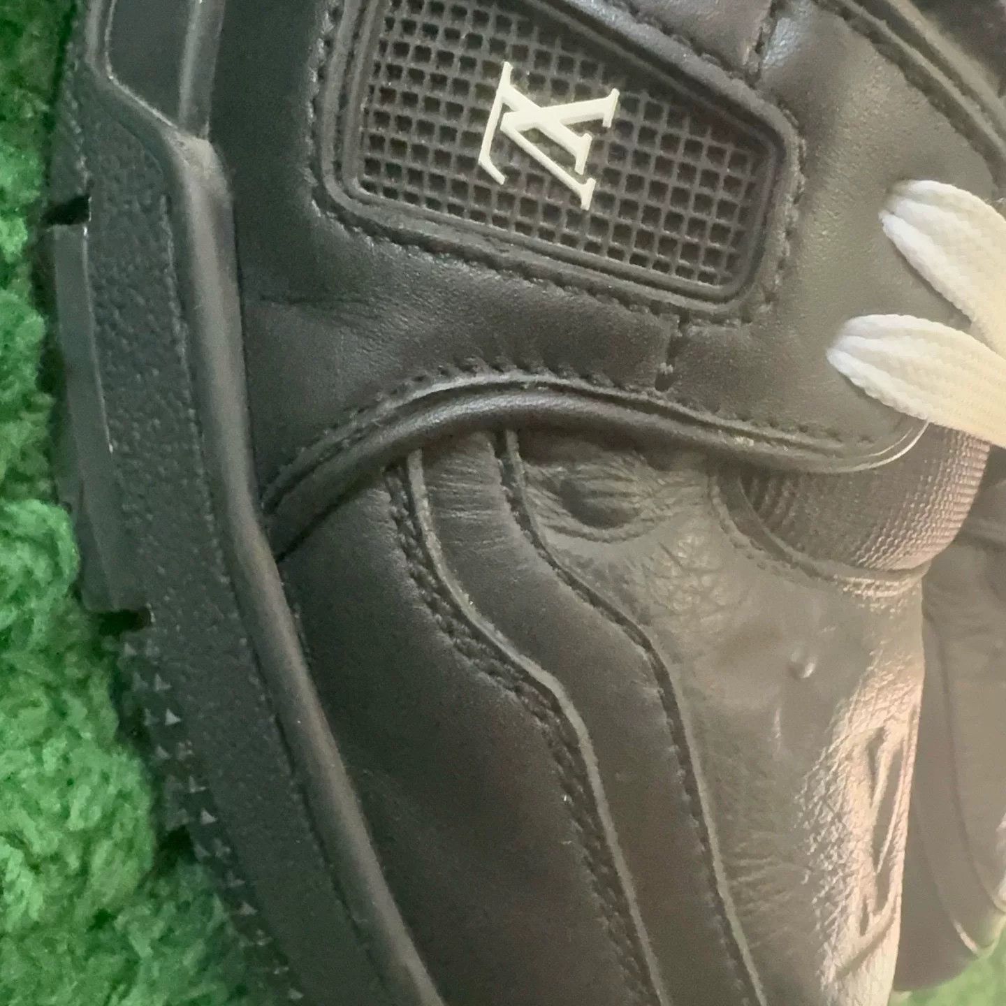 Louis Vuitton louis vuitton black trainer low-top sneakers Size US 9 / EU 42 - 8 Thumbnail