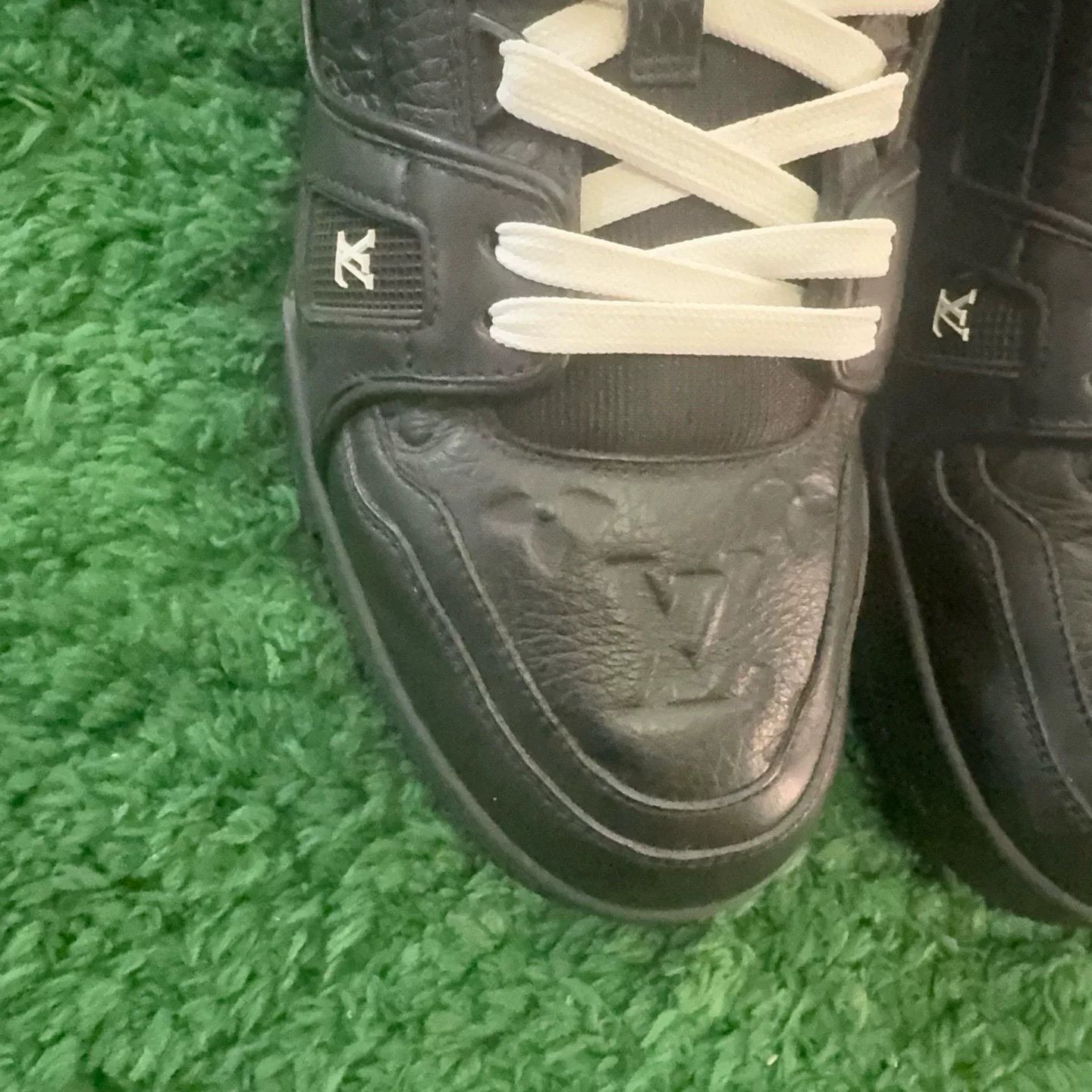 Louis Vuitton louis vuitton black trainer low-top sneakers Size US 9 / EU 42 - 7 Thumbnail
