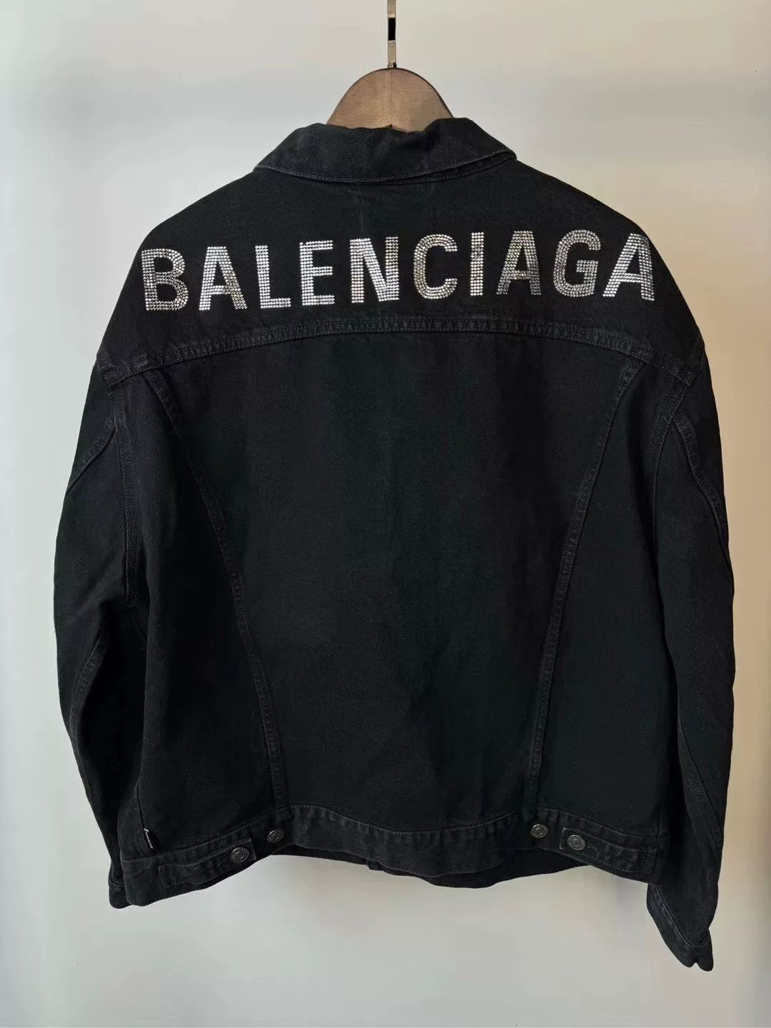 Balenciaga balenciaga distressed denim jacket with logo Size S / US 4 / IT 40 - 2 Thumbnail