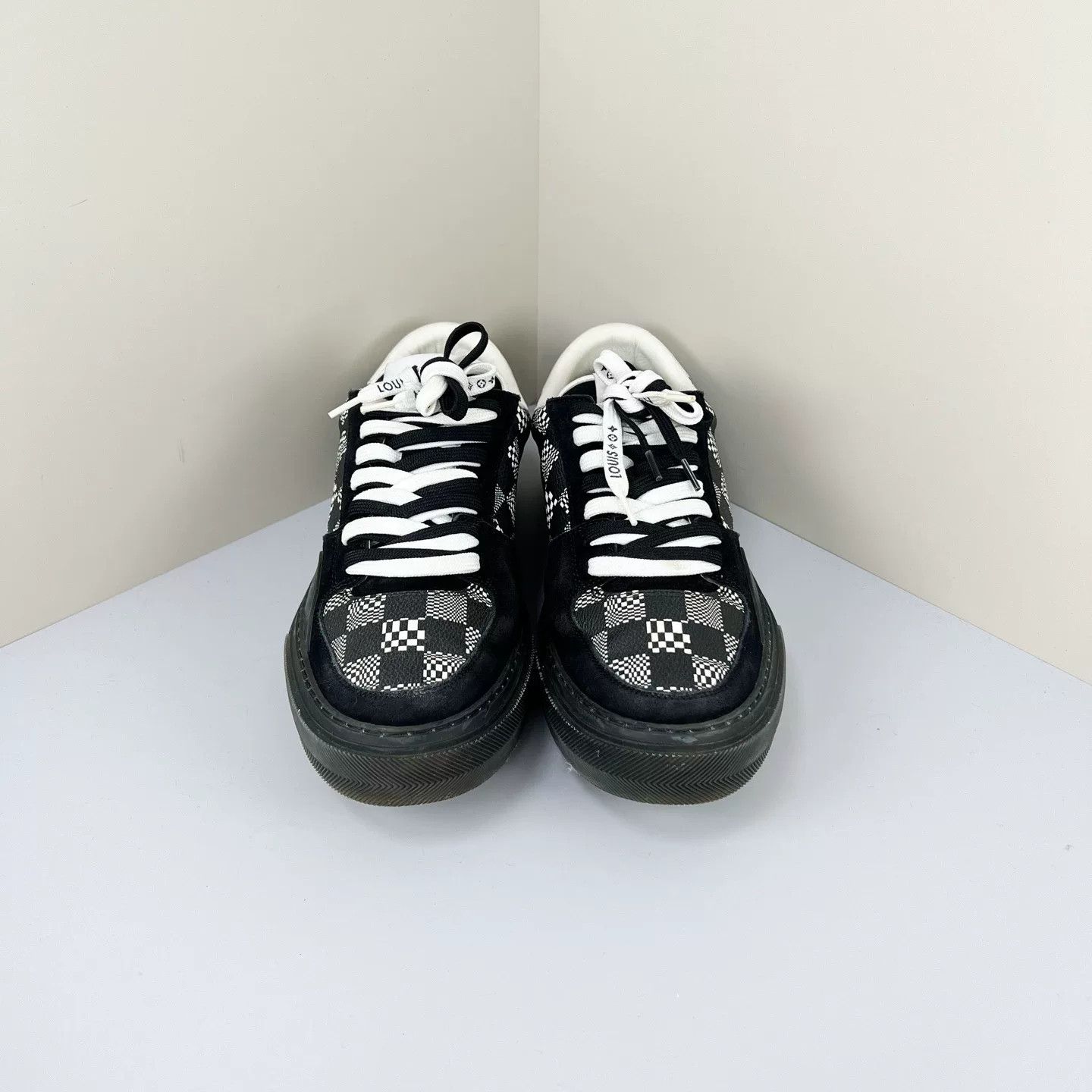 Louis Vuitton louis vuitton ollie black checkerboard sneakers Size US 7 / EU 40 - 2 Thumbnail
