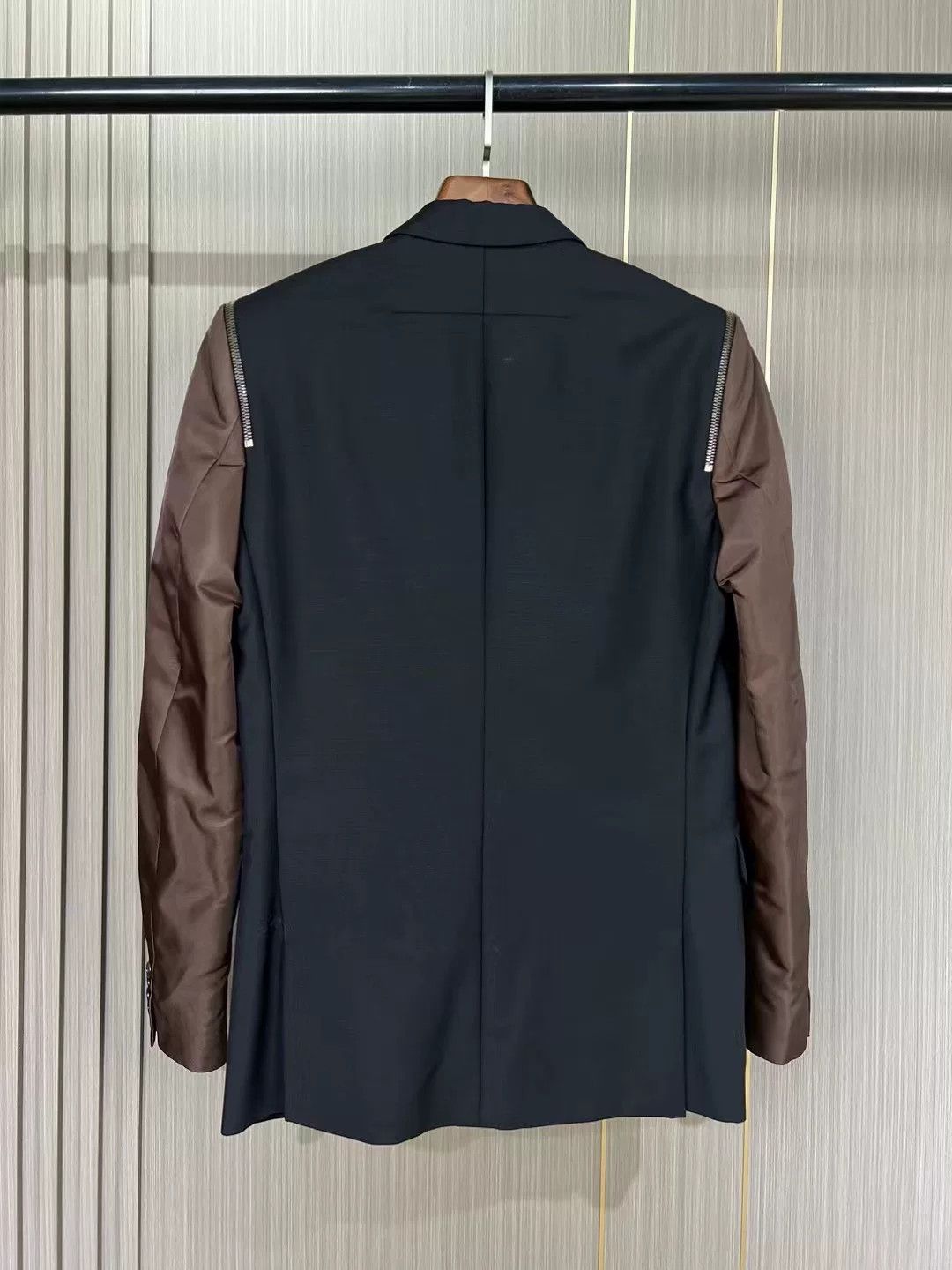 Givenchy Givenchy Zip-Detail Blazer with Brown Sleeves Size US M / EU 48-50 / 2 - 2 Thumbnail