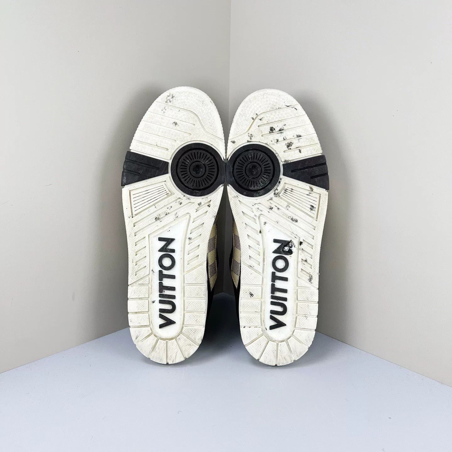 Louis Vuitton louis vuitton brown checkered trainer sneakers Size US 8.5 / EU 41-42 - 5 Thumbnail